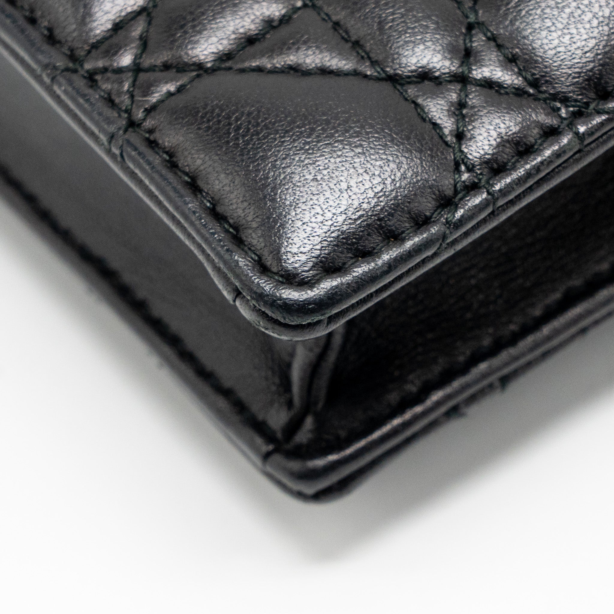 dior-dioraddict-wallet-on-chain-cannage-leather-black-ghw