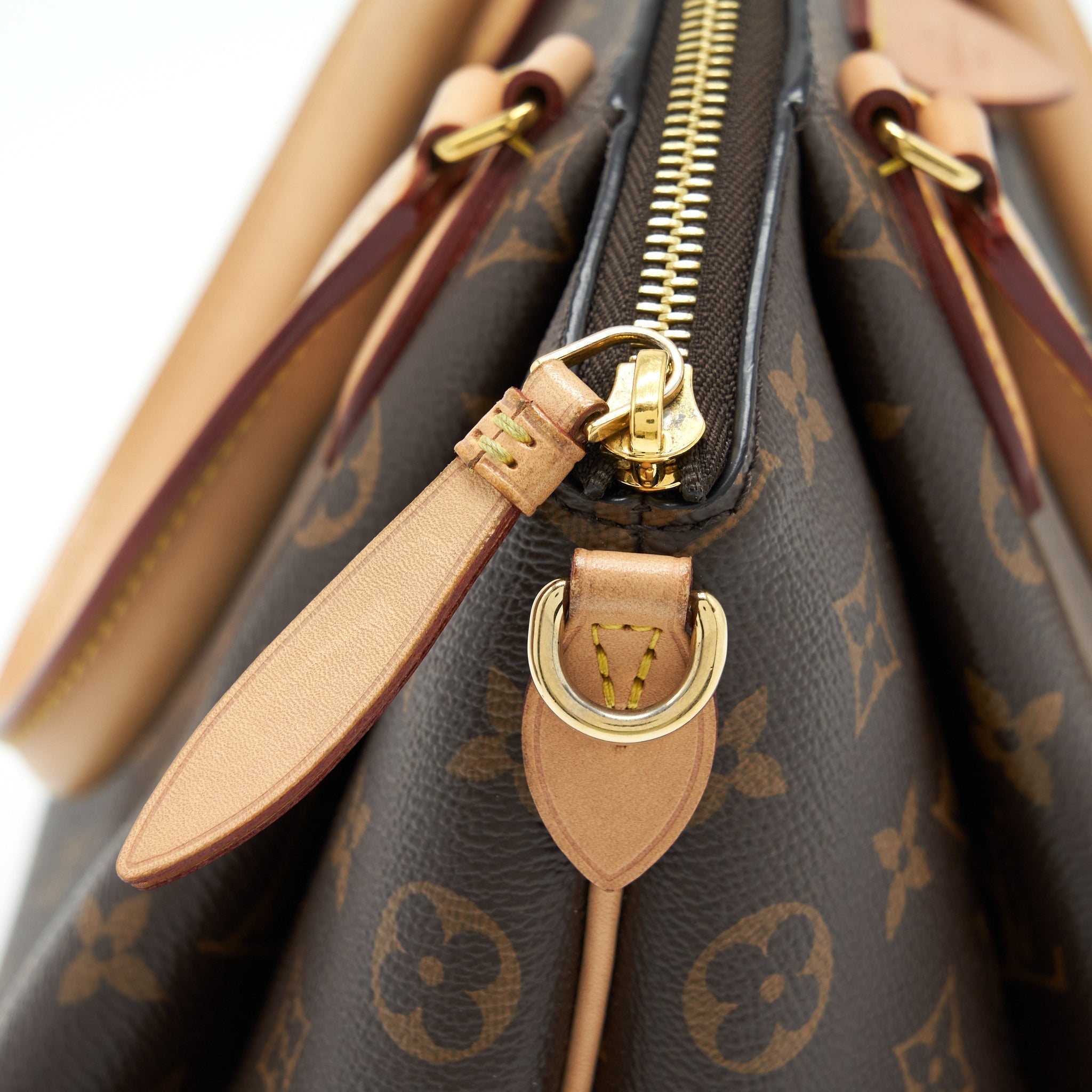 louis-vuitton-rovoli-tote-monogram-canvas-ghw
