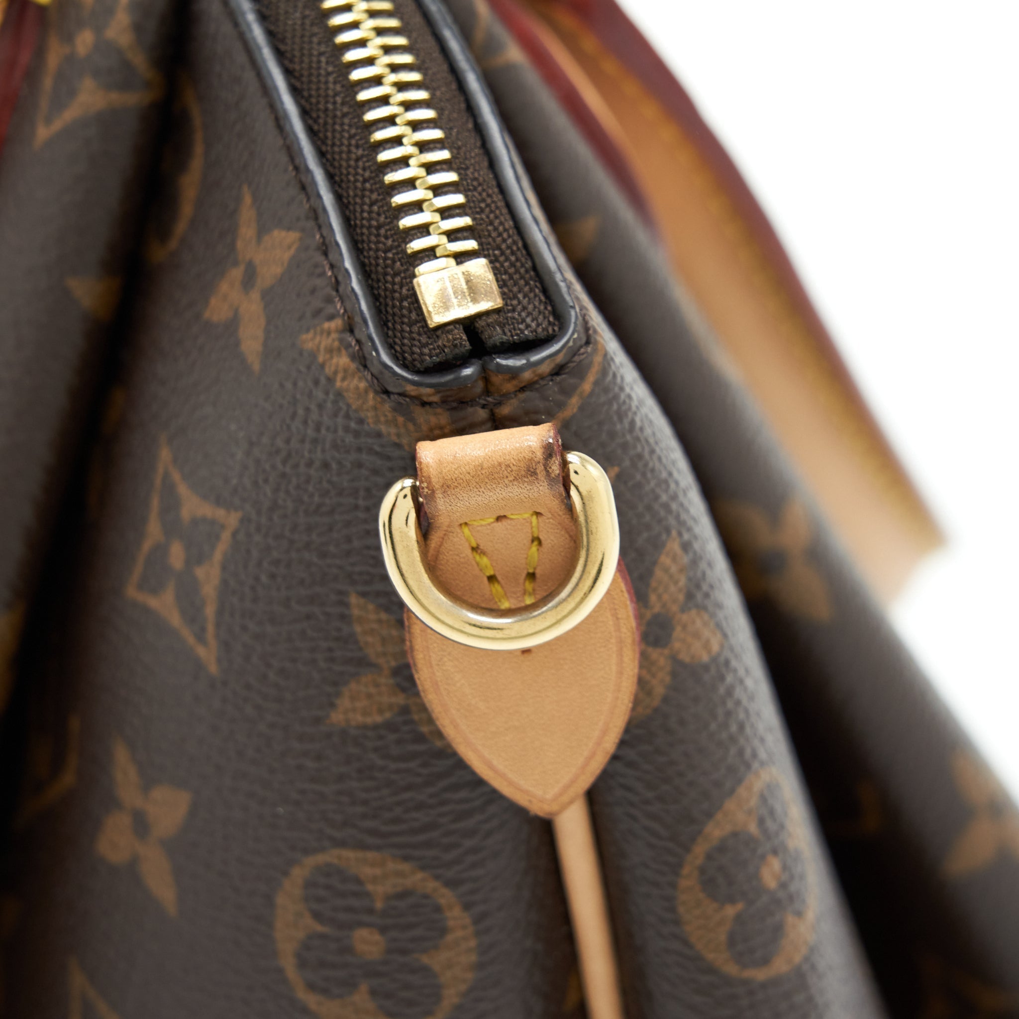 louis-vuitton-rovoli-tote-monogram-canvas-ghw
