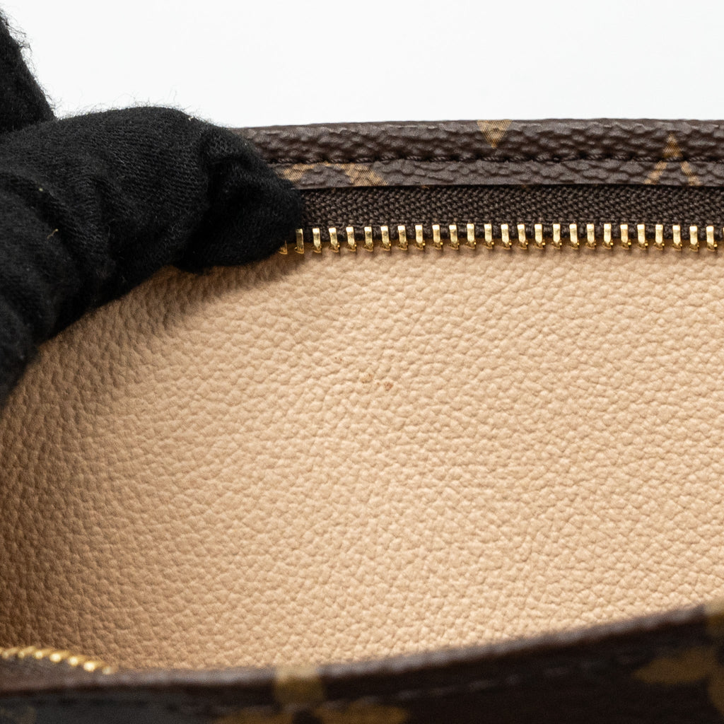 louis-vuitton-toiletry-pochette-monogram-canvas-ghw
