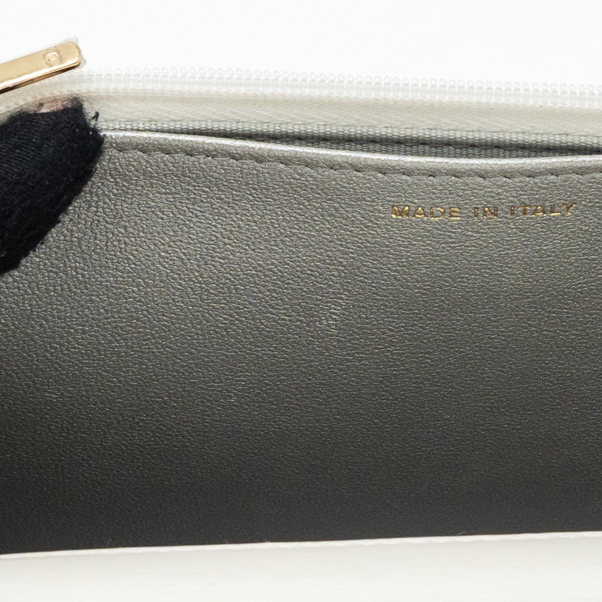 chanel-23p-letter-top-handle-wallet-on-chain-calfskin-white-ghwmicrochip