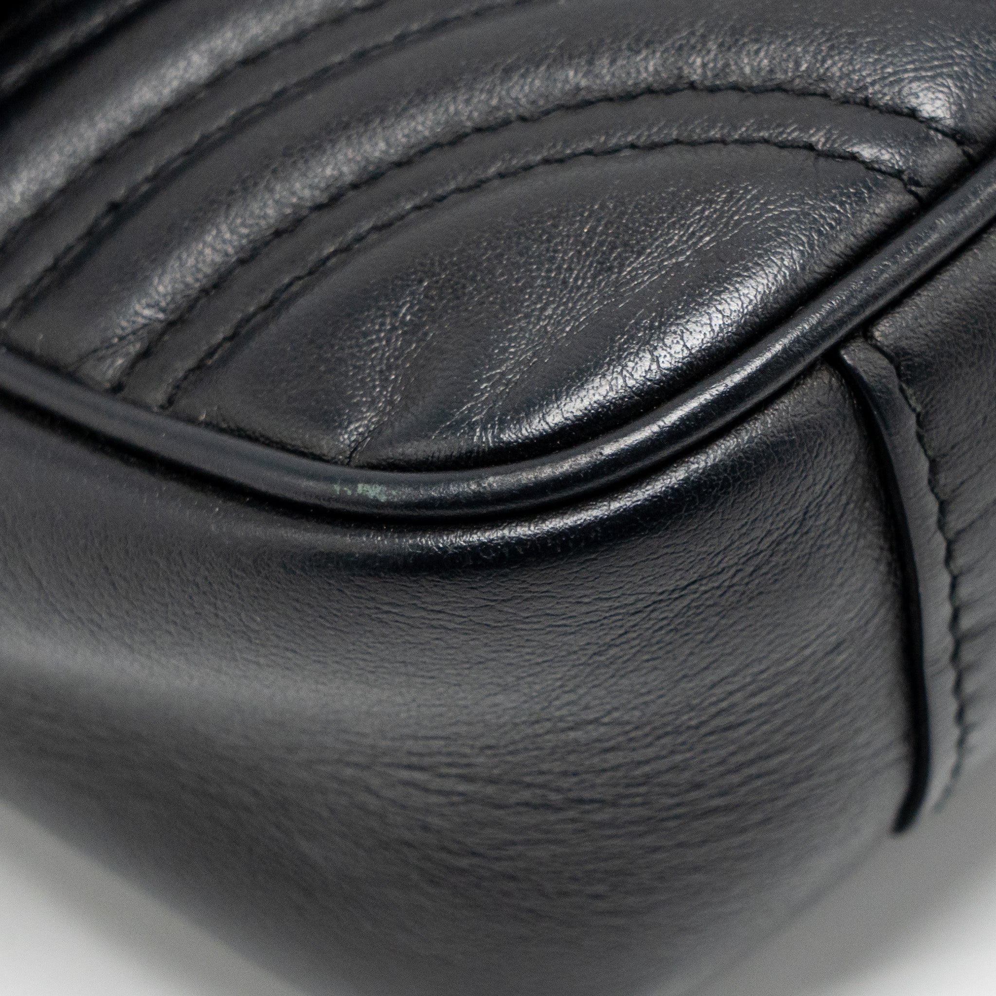 gucci-small-gg-marmont-shoulder-bag-calfskin-black-ghw-copy