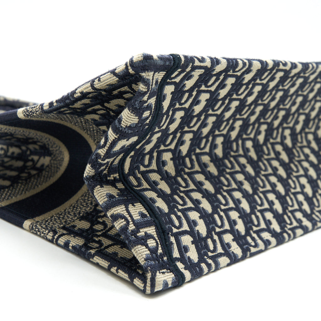 dior-small-booktote-bag-blue-oblique-embroidery