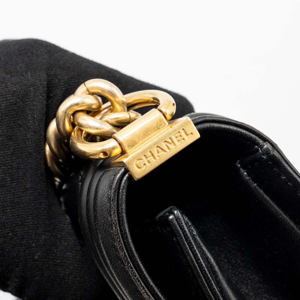 chanel-medium-boy-bag-lambskin-black-ghw-1