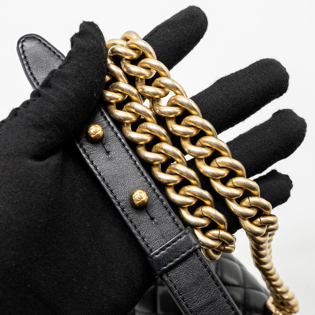 chanel-medium-boy-bag-lambskin-black-ghw-1