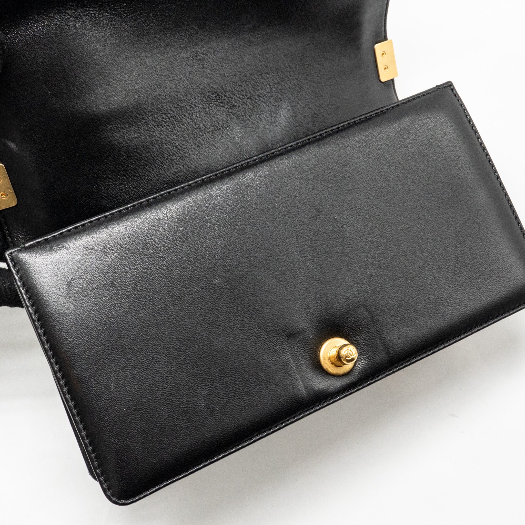 chanel-medium-boy-bag-lambskin-black-ghw-1