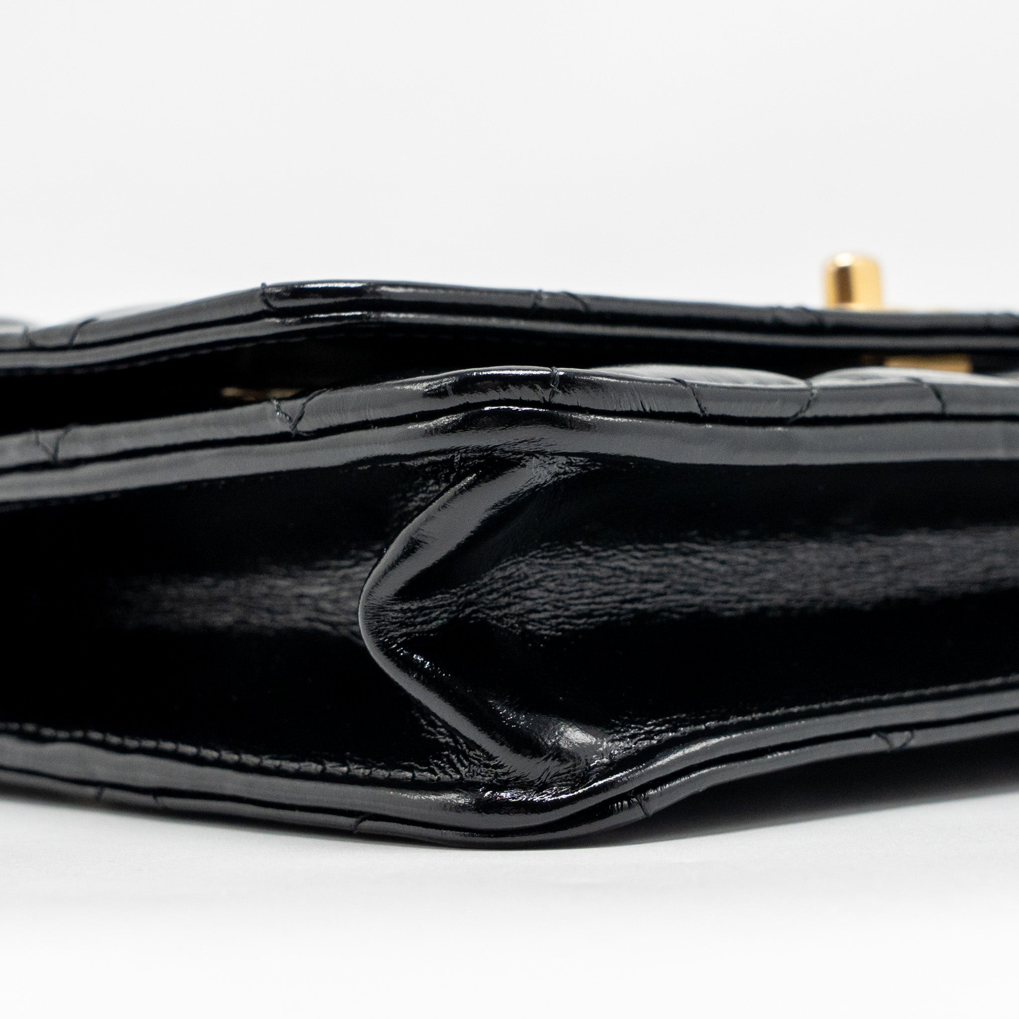 chanel-24a-detailed-chain-wallet-on-chain-shiny-calfskin-black-ghw-microchip