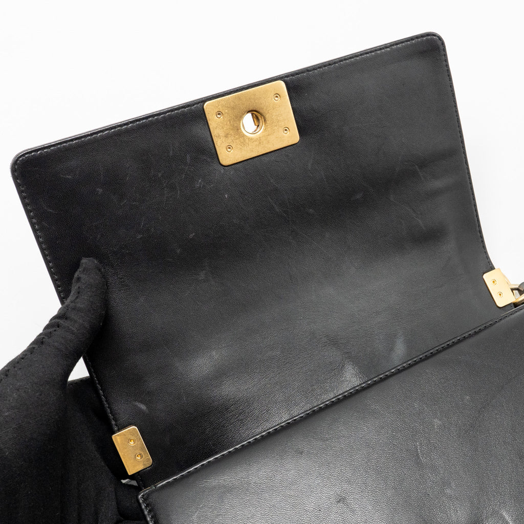 chanel-medium-boy-bag-lambskin-black-ghw-1