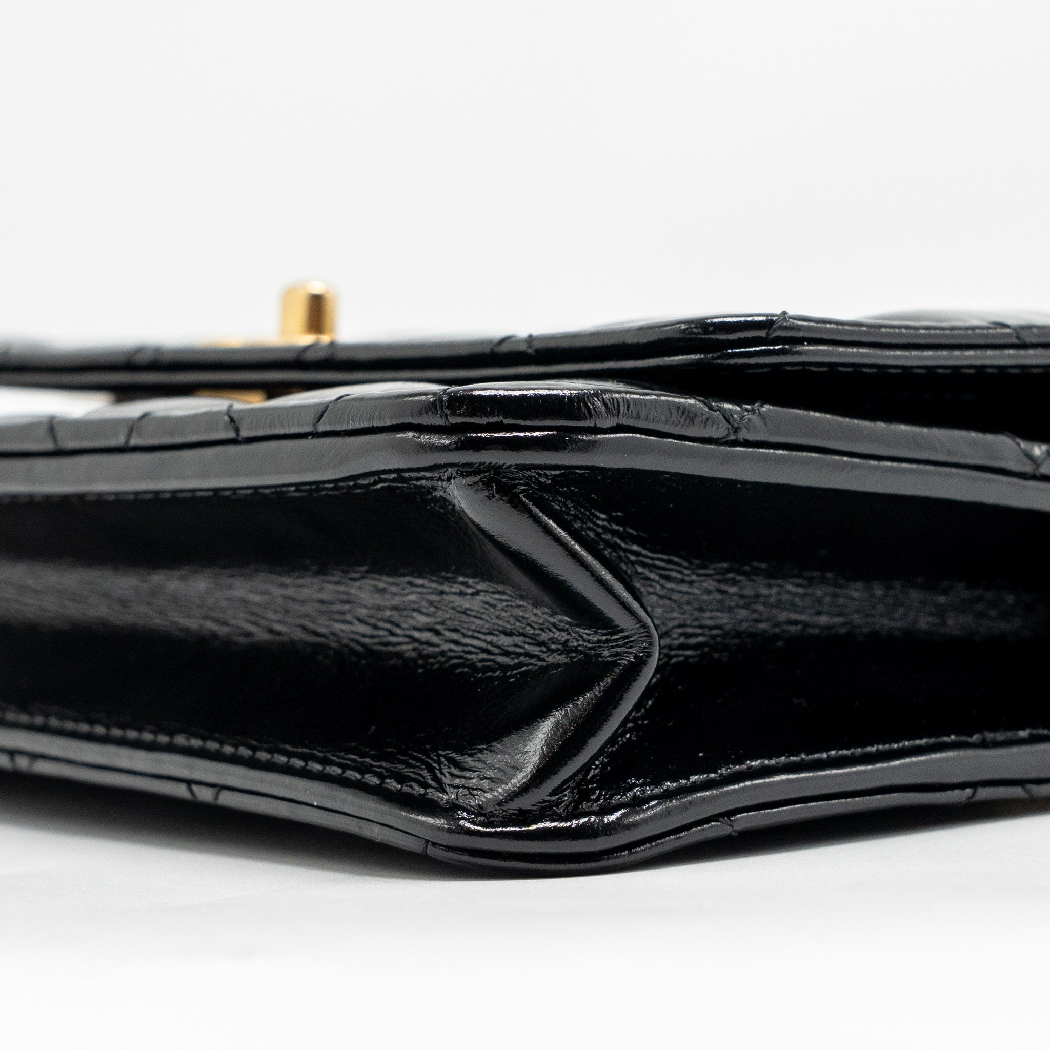 chanel-24a-detailed-chain-wallet-on-chain-shiny-calfskin-black-ghw-microchip