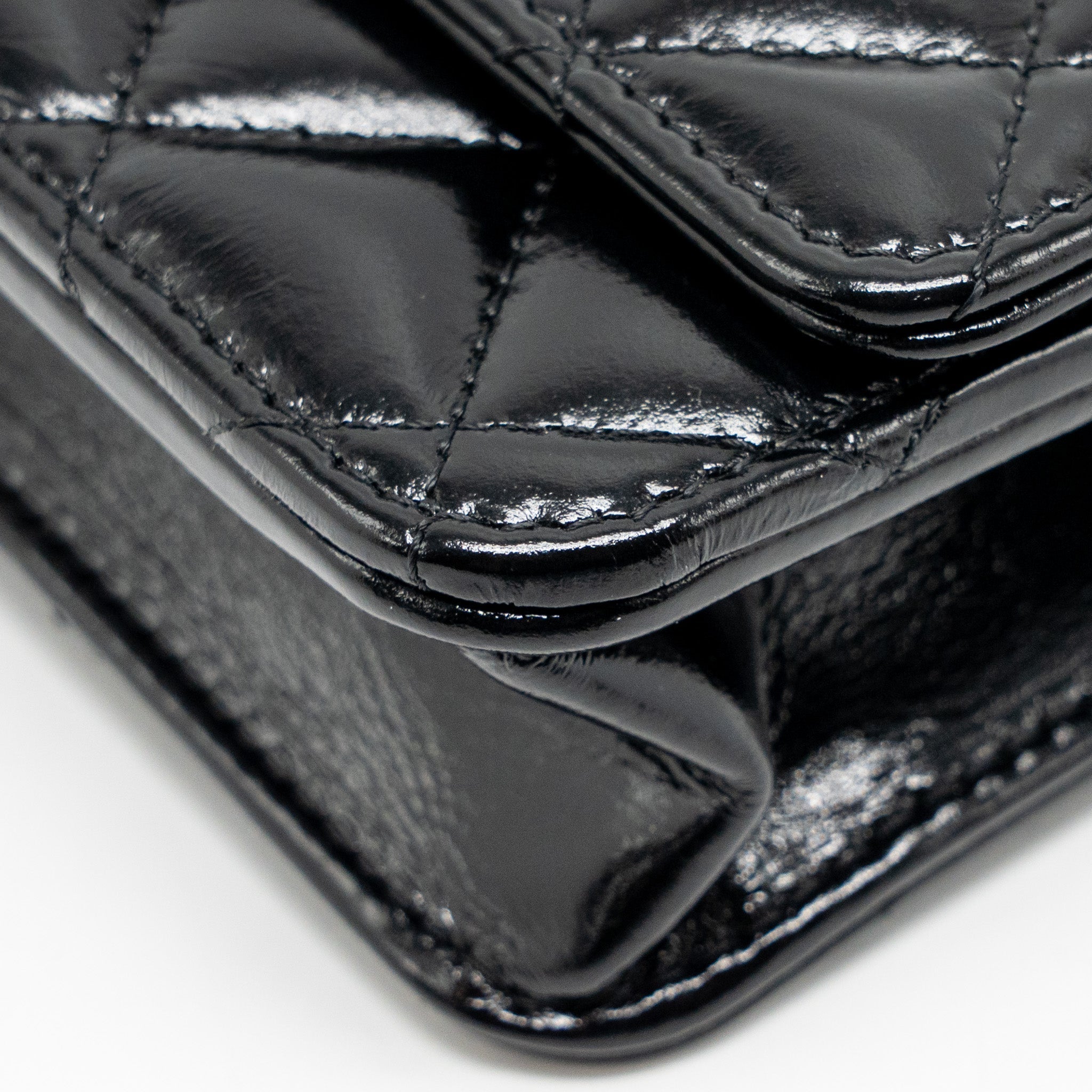 chanel-24a-detailed-chain-wallet-on-chain-shiny-calfskin-black-ghw-microchip