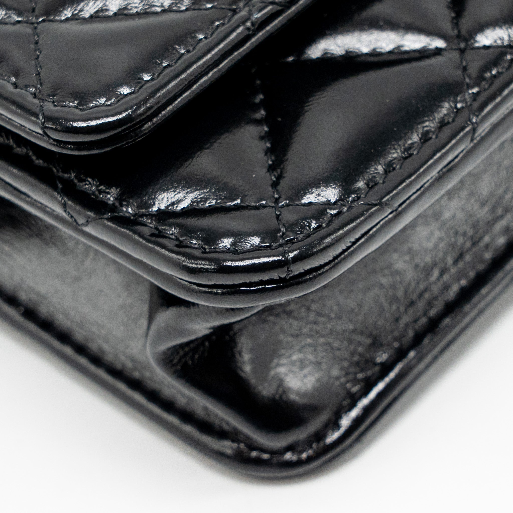 chanel-24a-detailed-chain-wallet-on-chain-shiny-calfskin-black-ghw-microchip
