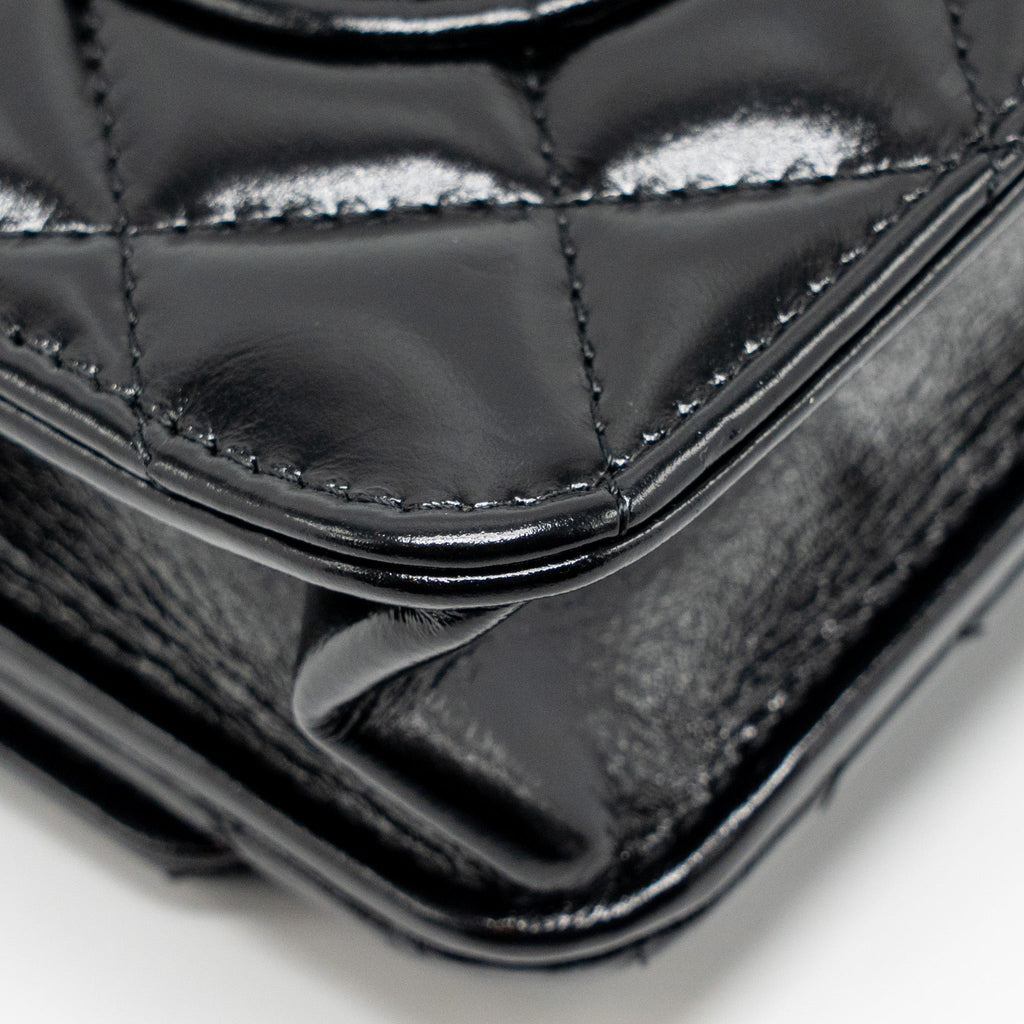 chanel-24a-detailed-chain-wallet-on-chain-shiny-calfskin-black-ghw-microchip