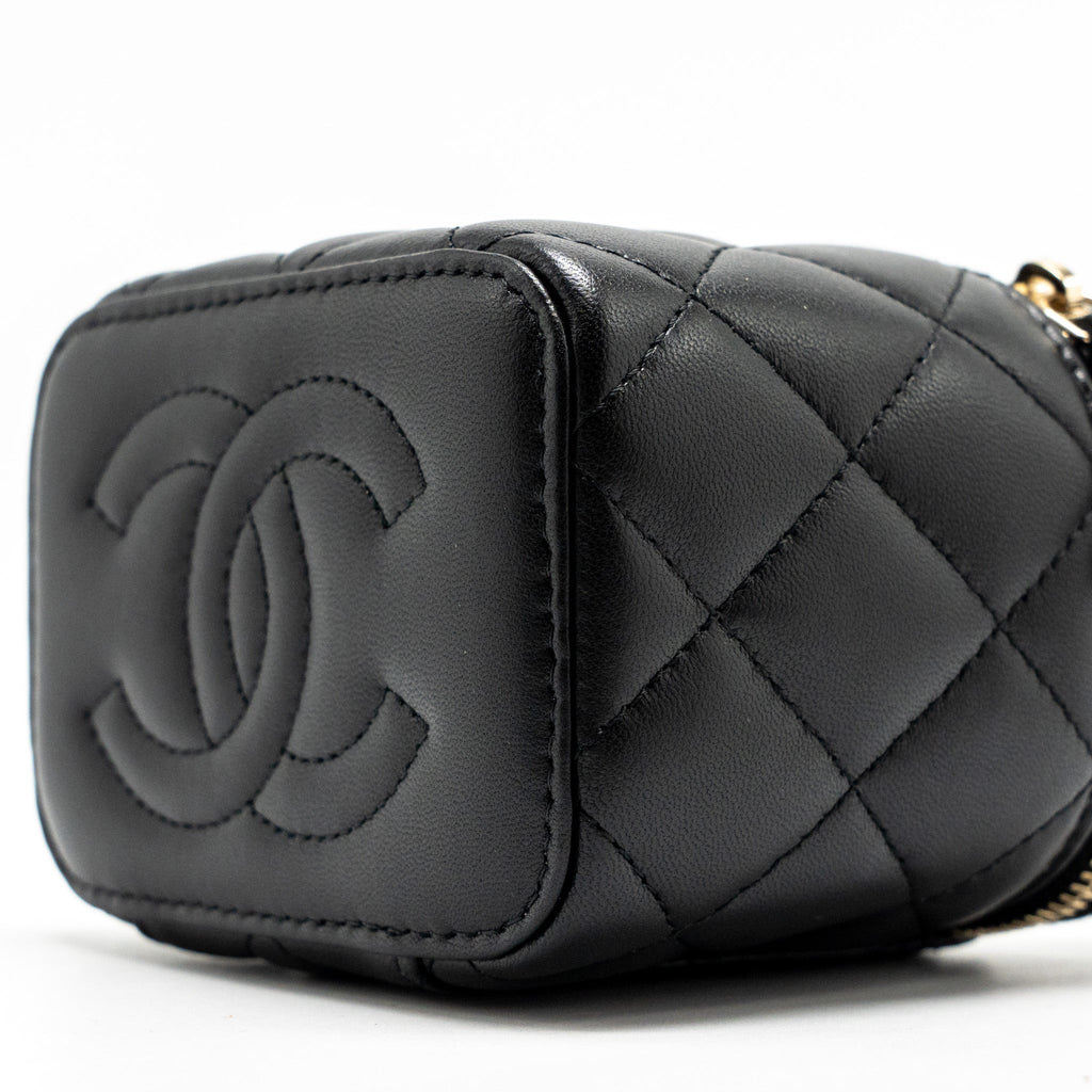 chanel-top-handle-mini-vanity-with-chain-lambskin-black-lghw-microchip-1