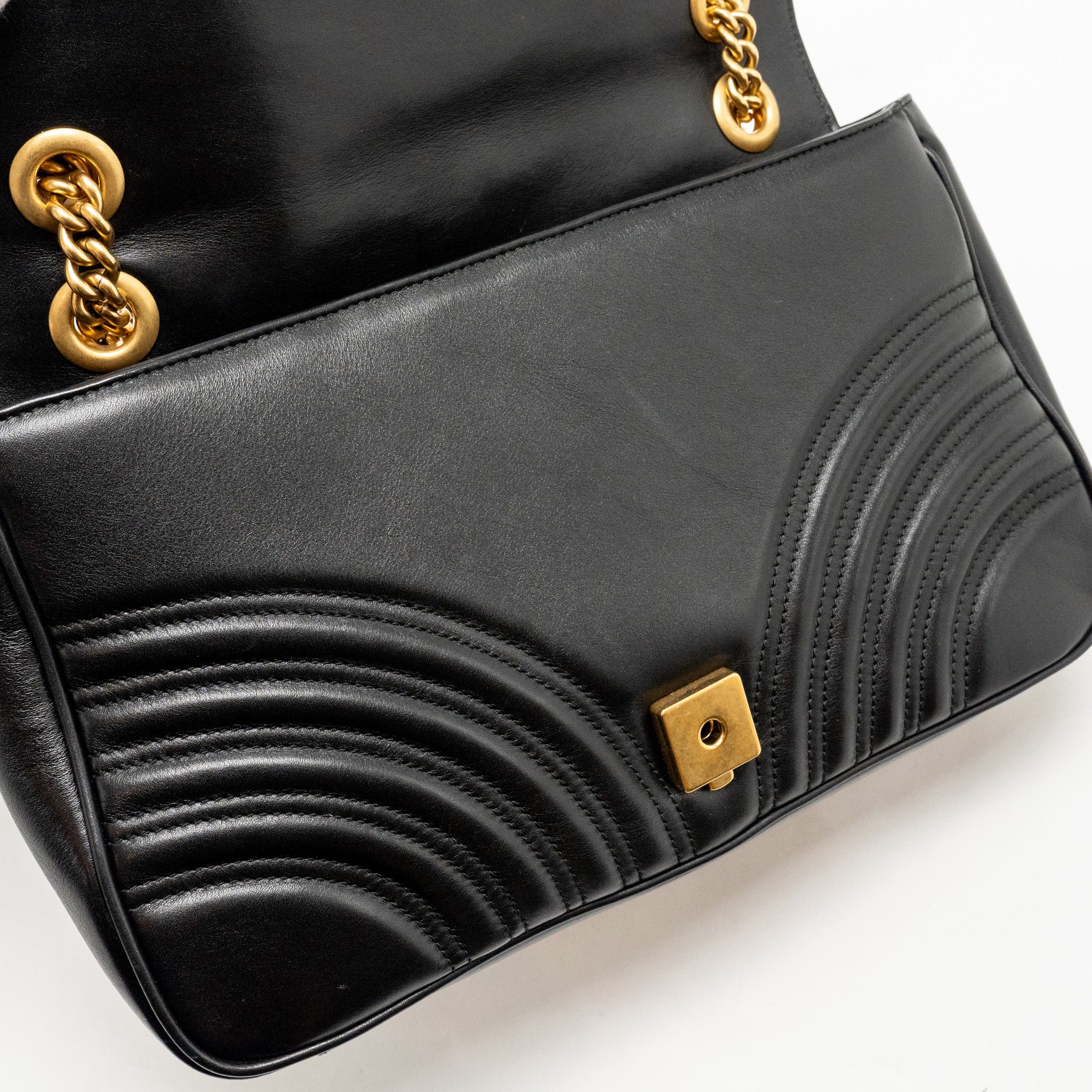 gucci-medium-gg-marmont-shoulder-bag-calfskin-black-ghw