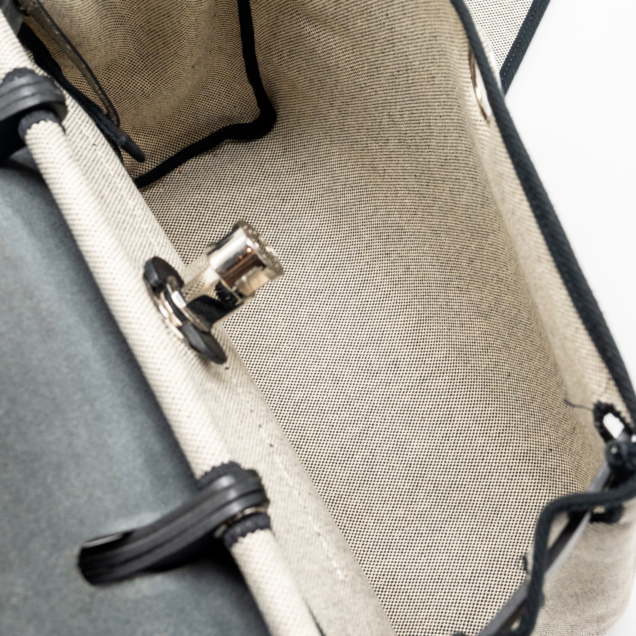 hermes-herbag-31-zip-bag-canvas-hunter-leather-bleu-indigo-ecru-noir-noir-shw-stamp-d