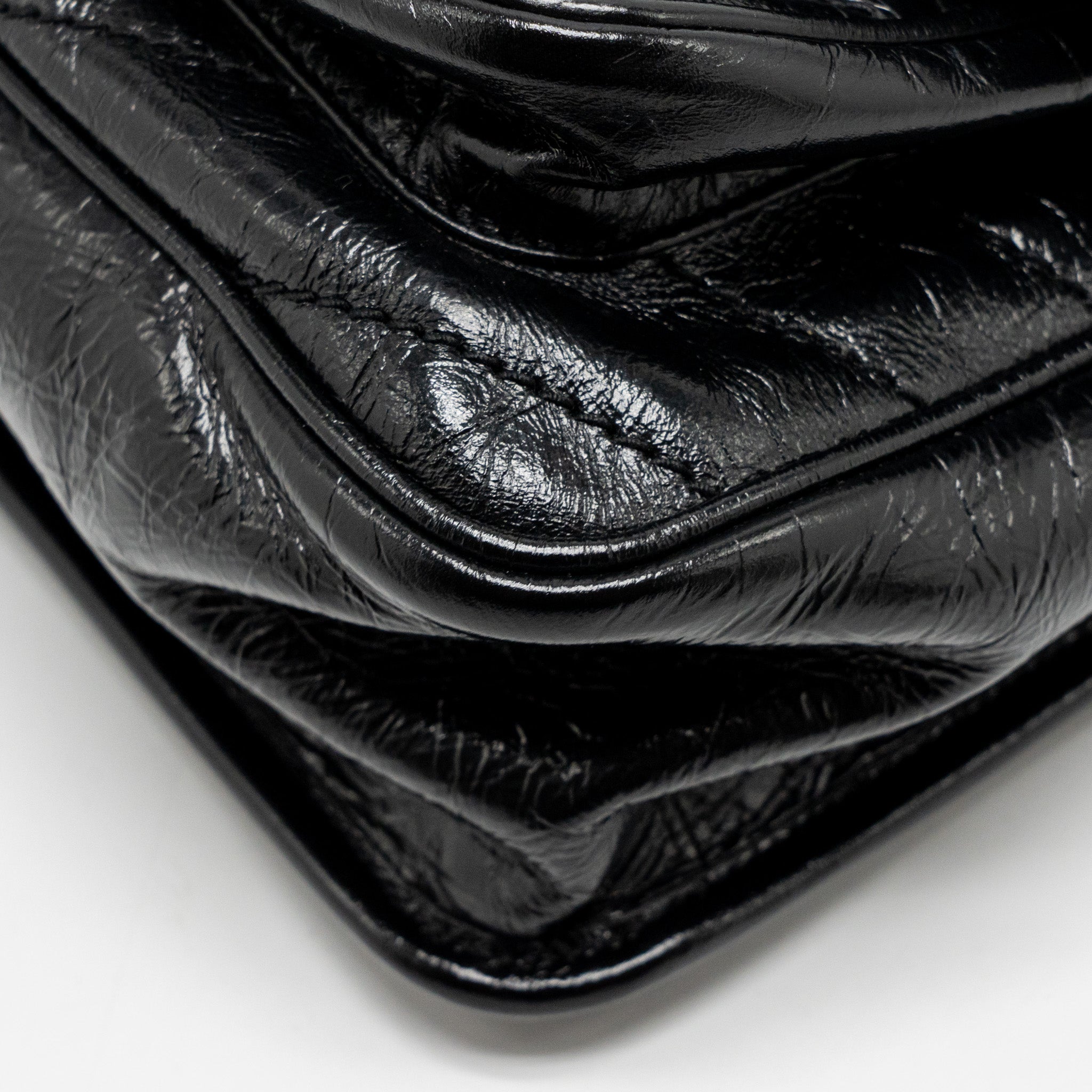 saint-laurent-ysl-medium-niki-bag-vintage-calfskin-black-shw