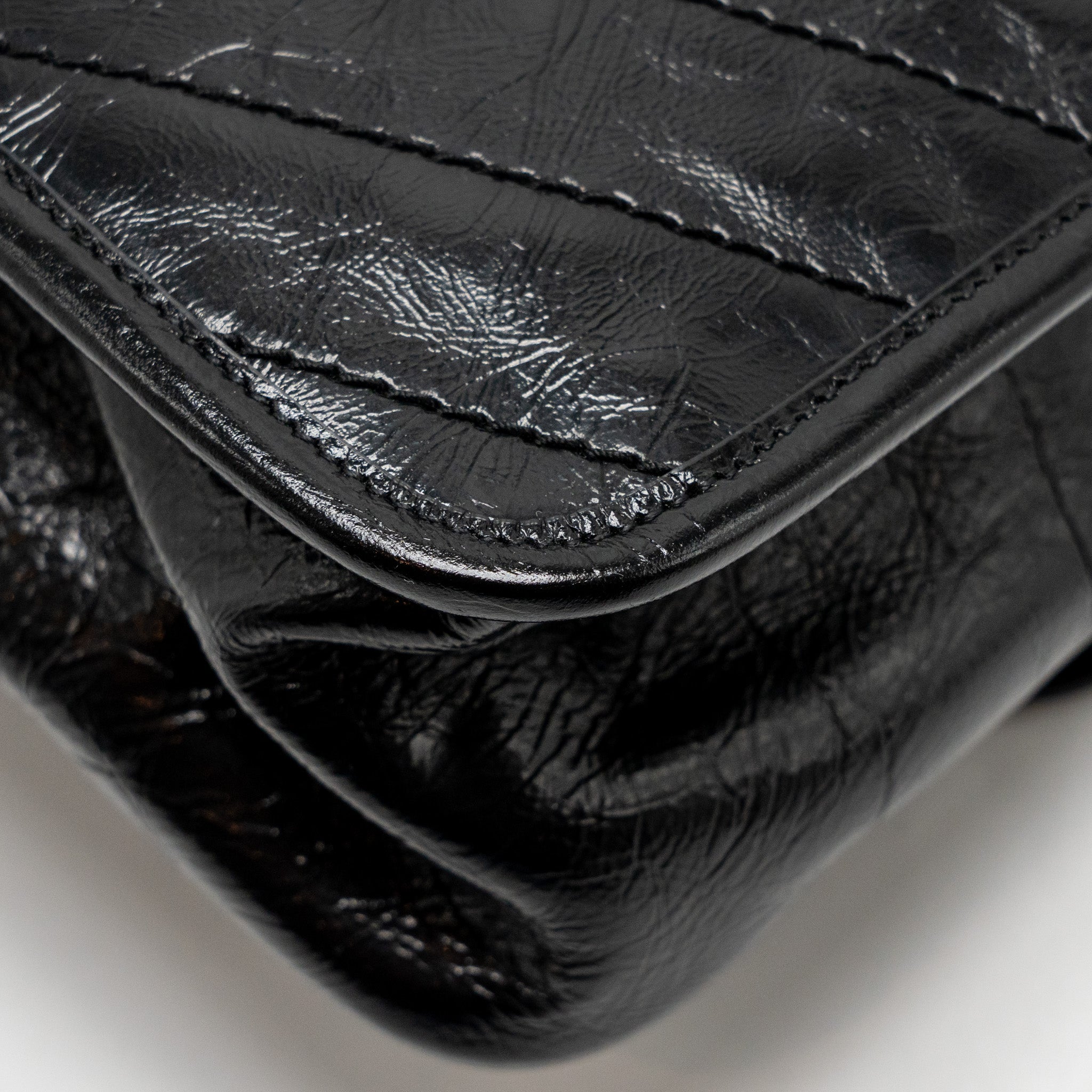 saint-laurent-ysl-medium-niki-bag-vintage-calfskin-black-shw