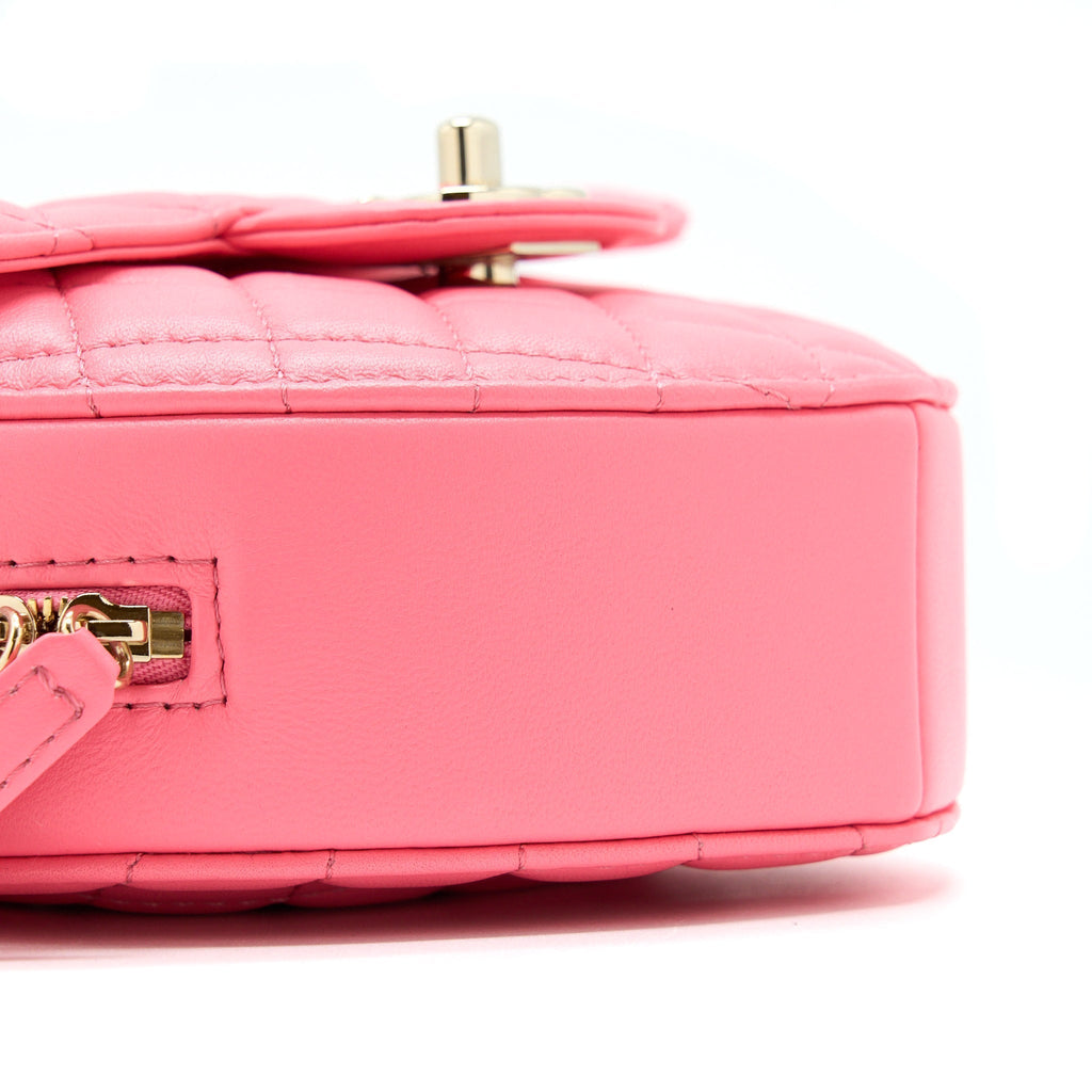 chanel-22s-heart-bag-lambskin-pink-lghw-mmicrochip