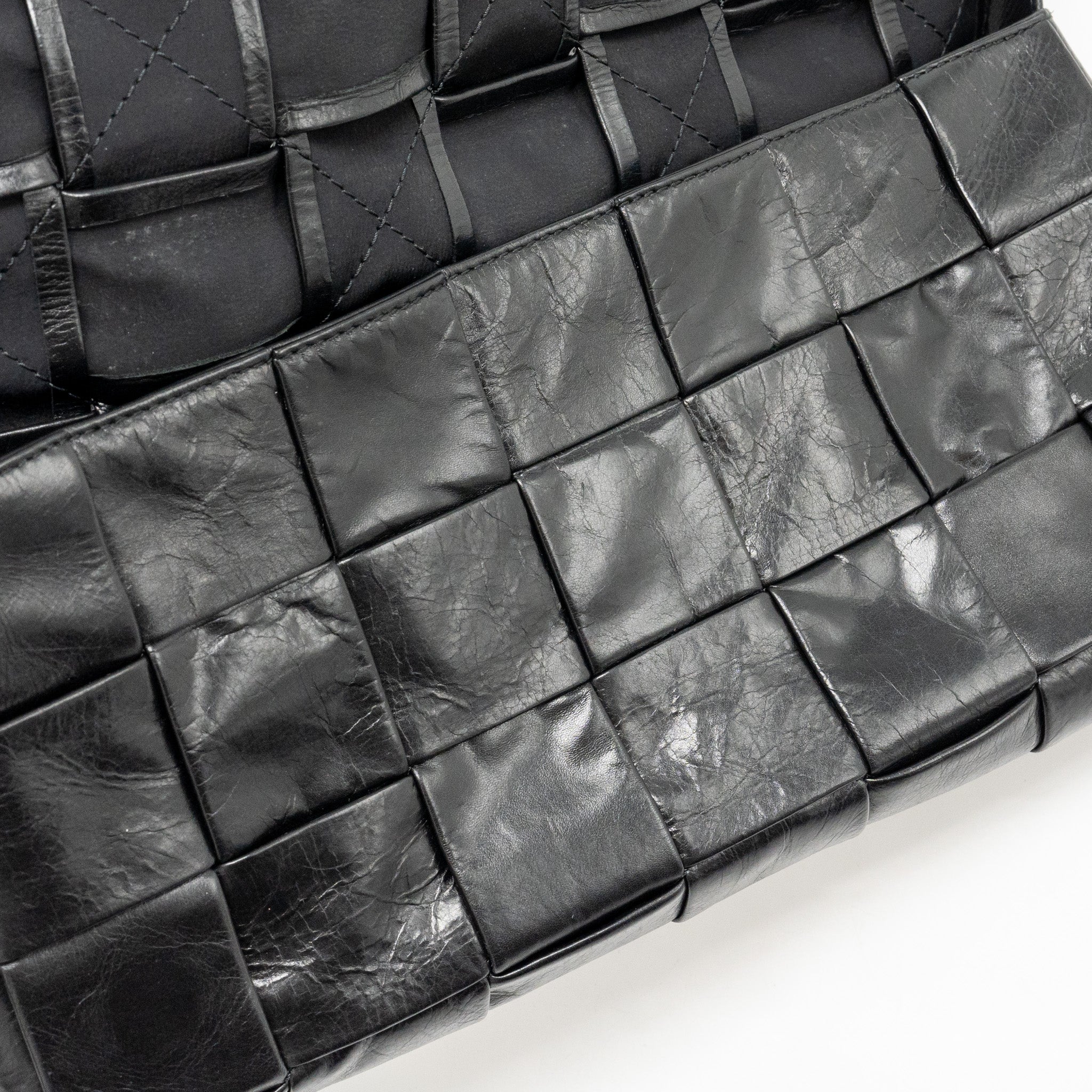 bottega-veneta-cassette-bag-aged-calfskin-black-shw-1