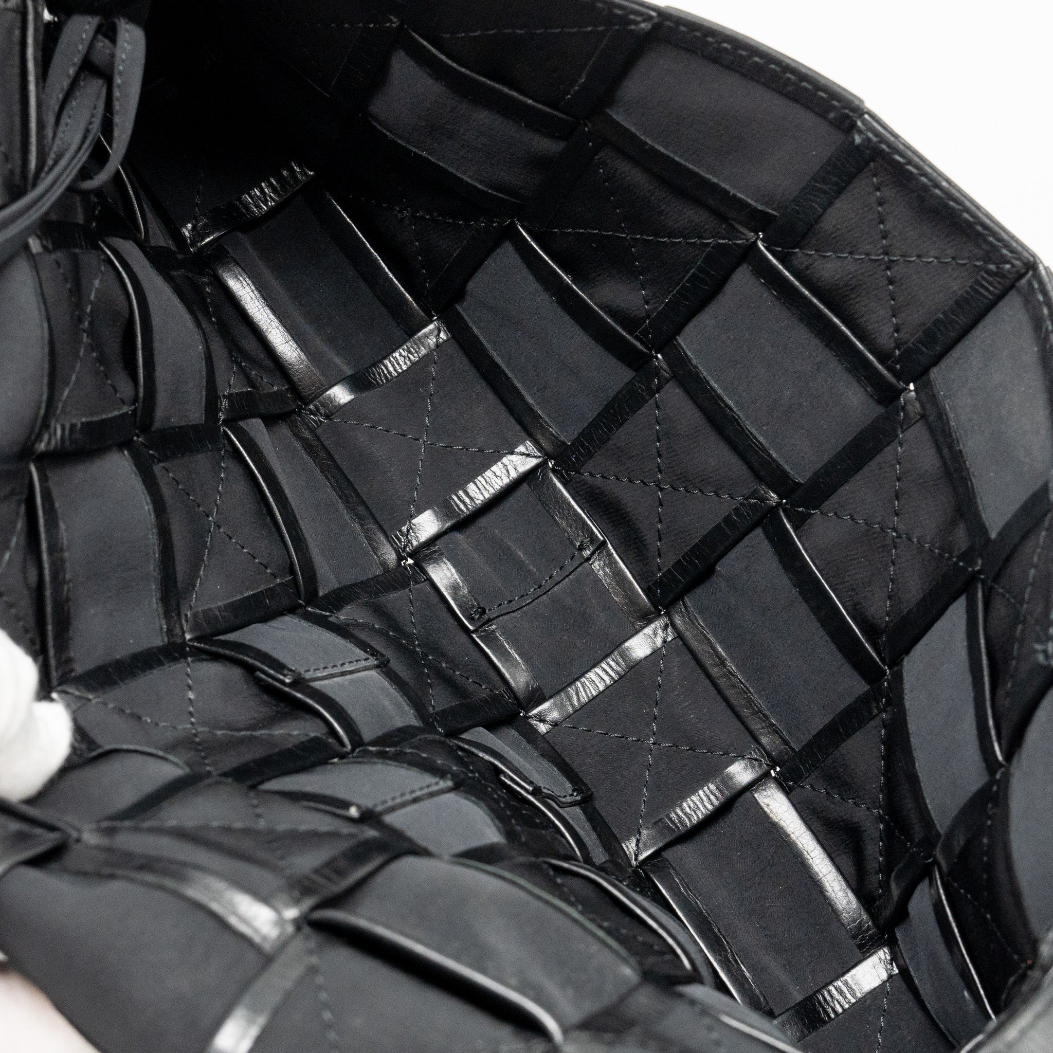 bottega-veneta-cassette-bag-aged-calfskin-black-shw-1