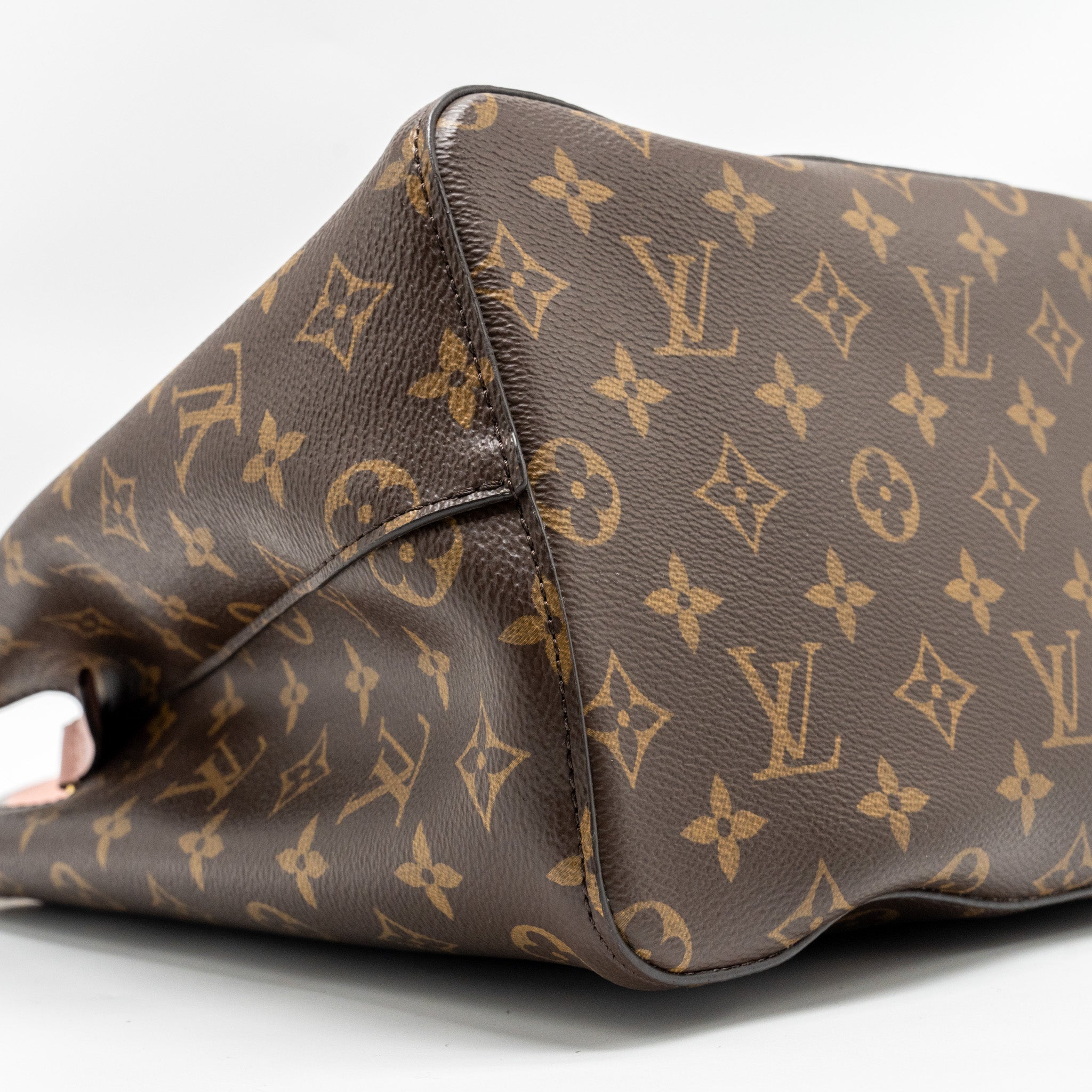 louis-vuitton-neo-noe-monogram-canvas-pink-ghw-1
