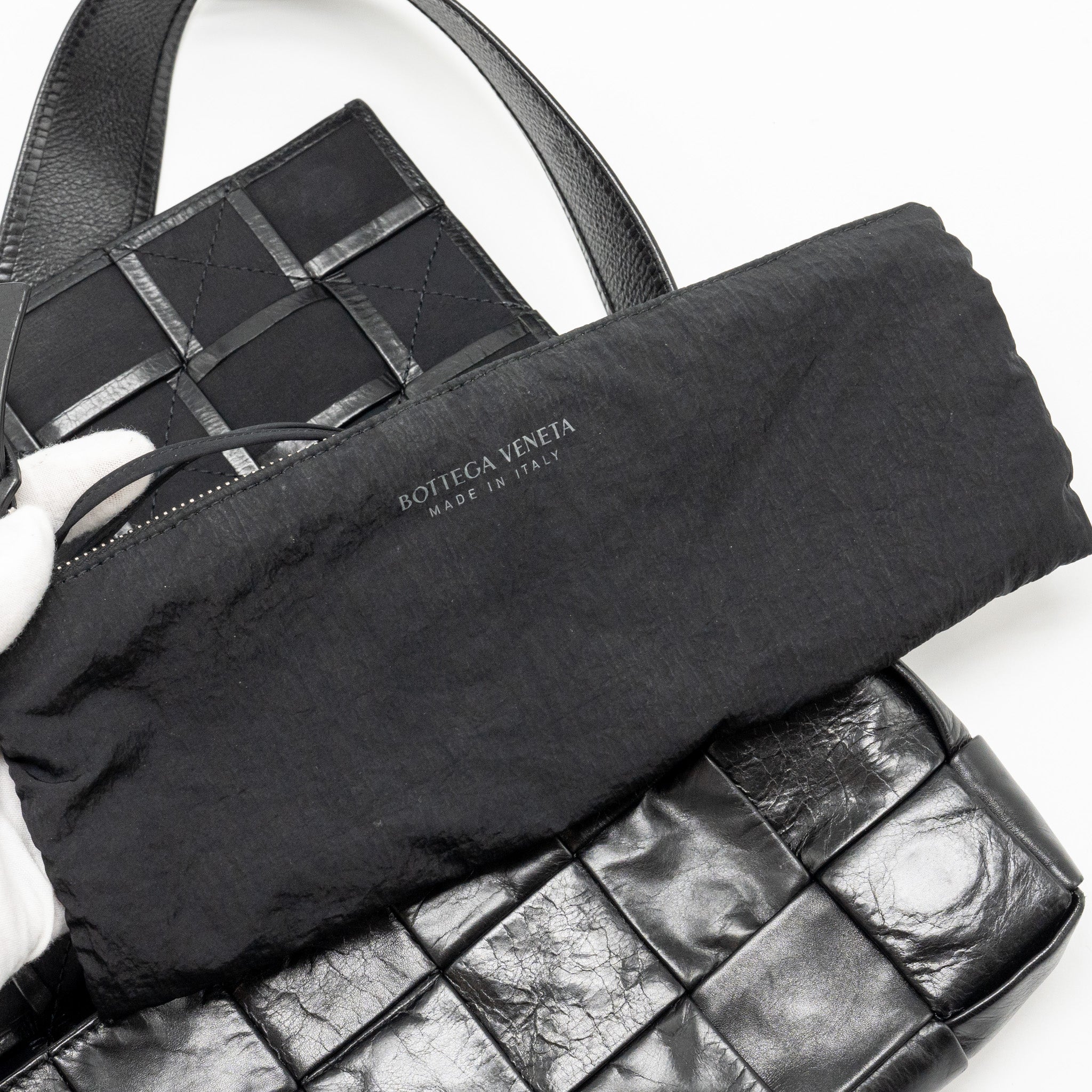 bottega-veneta-cassette-bag-aged-calfskin-black-shw-1