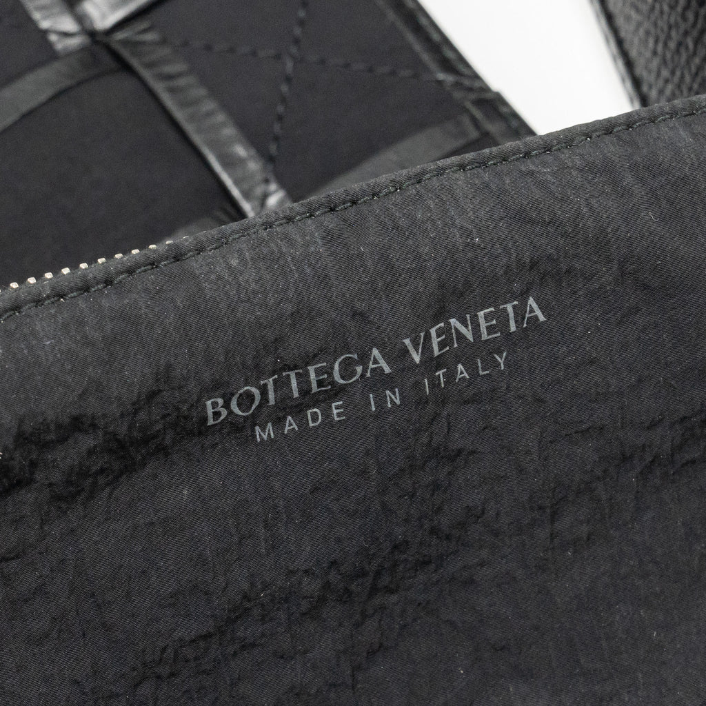 bottega-veneta-cassette-bag-aged-calfskin-black-shw-1