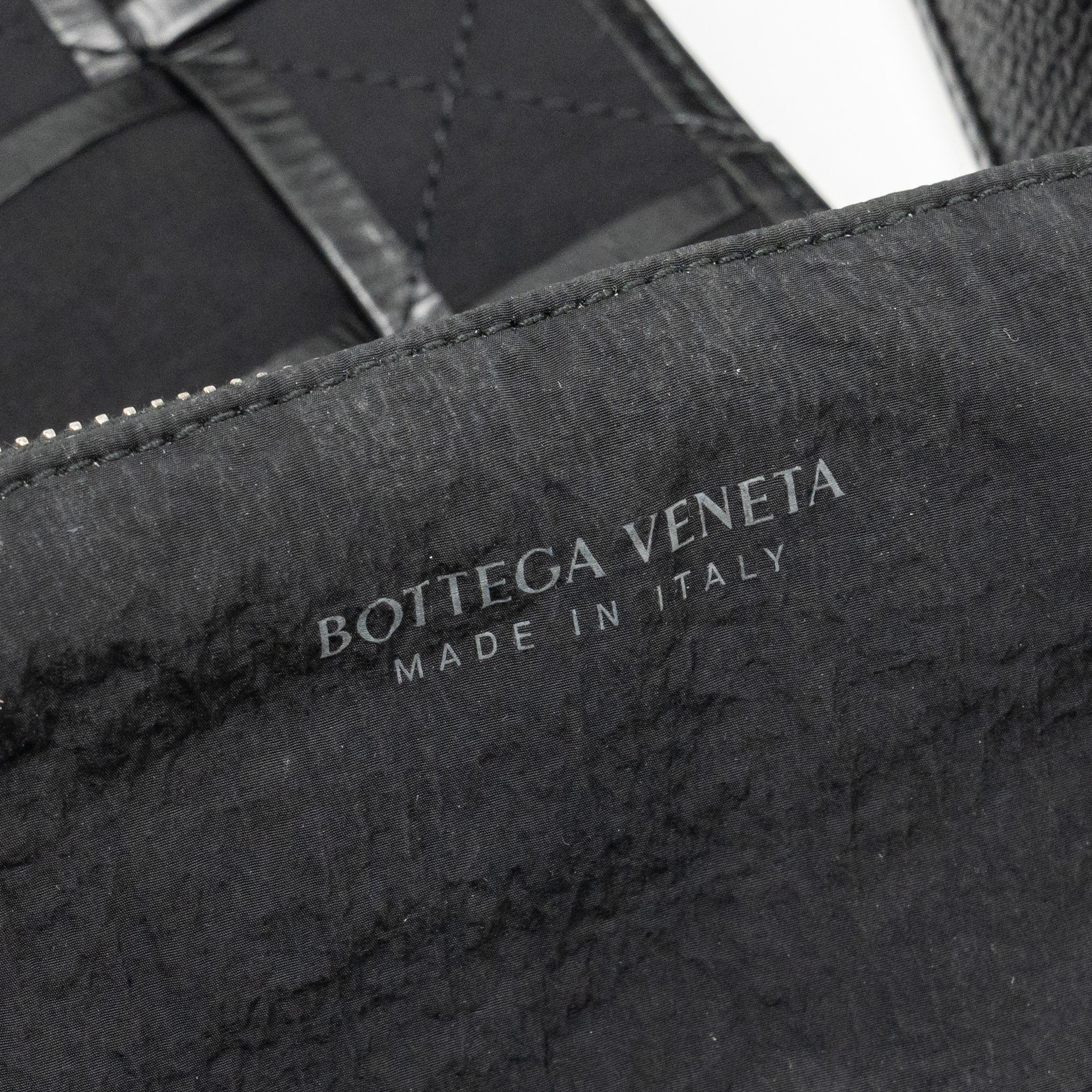 bottega-veneta-cassette-bag-aged-calfskin-black-shw-1