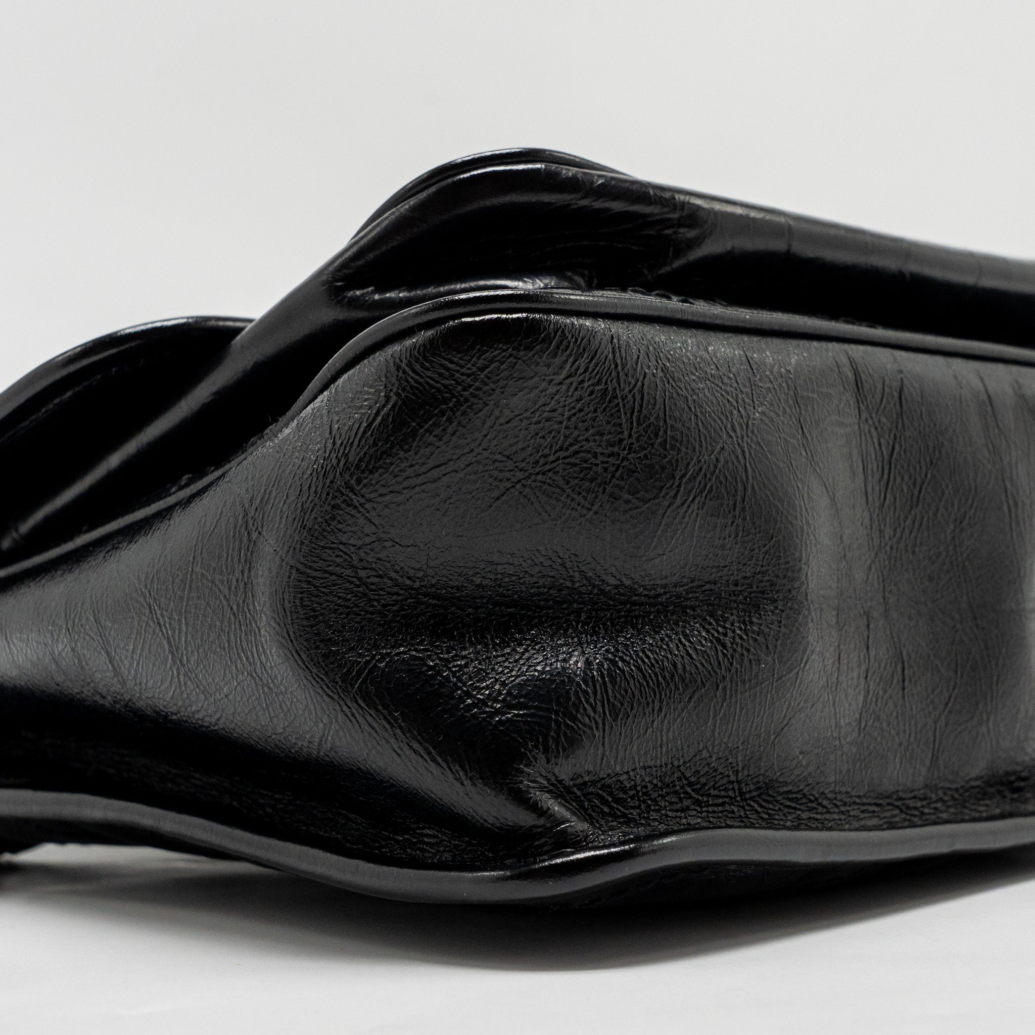saint-laurent-ysl-medium-niki-chain-bag-vintage-calfskin-shw