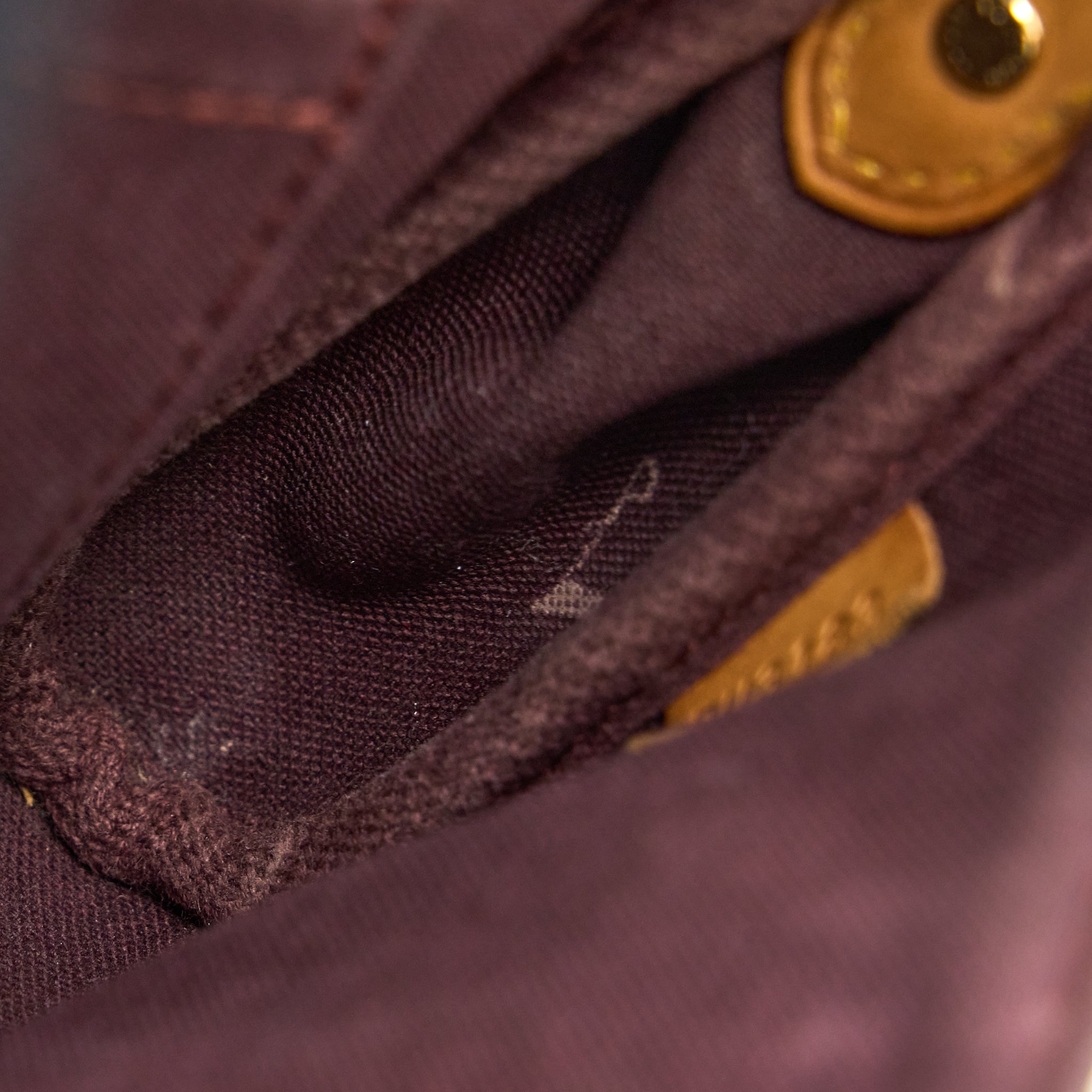 louis-vuitton-favourite-pm-monogram-canvas-ghw