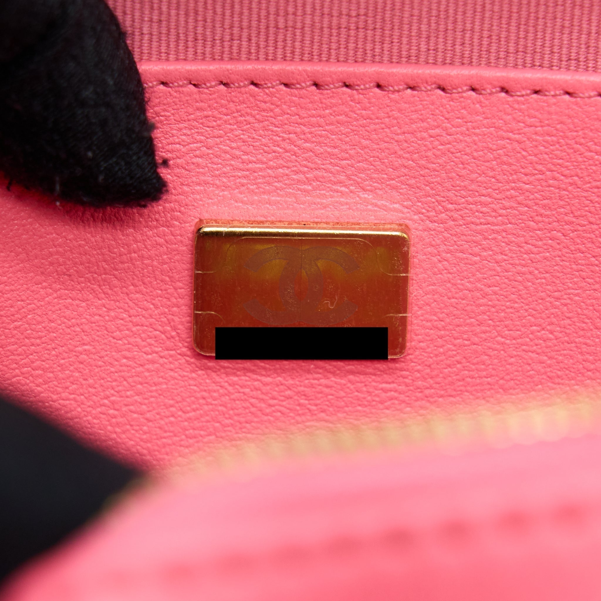 chanel-22s-heart-bag-lambskin-pink-lghw-mmicrochip