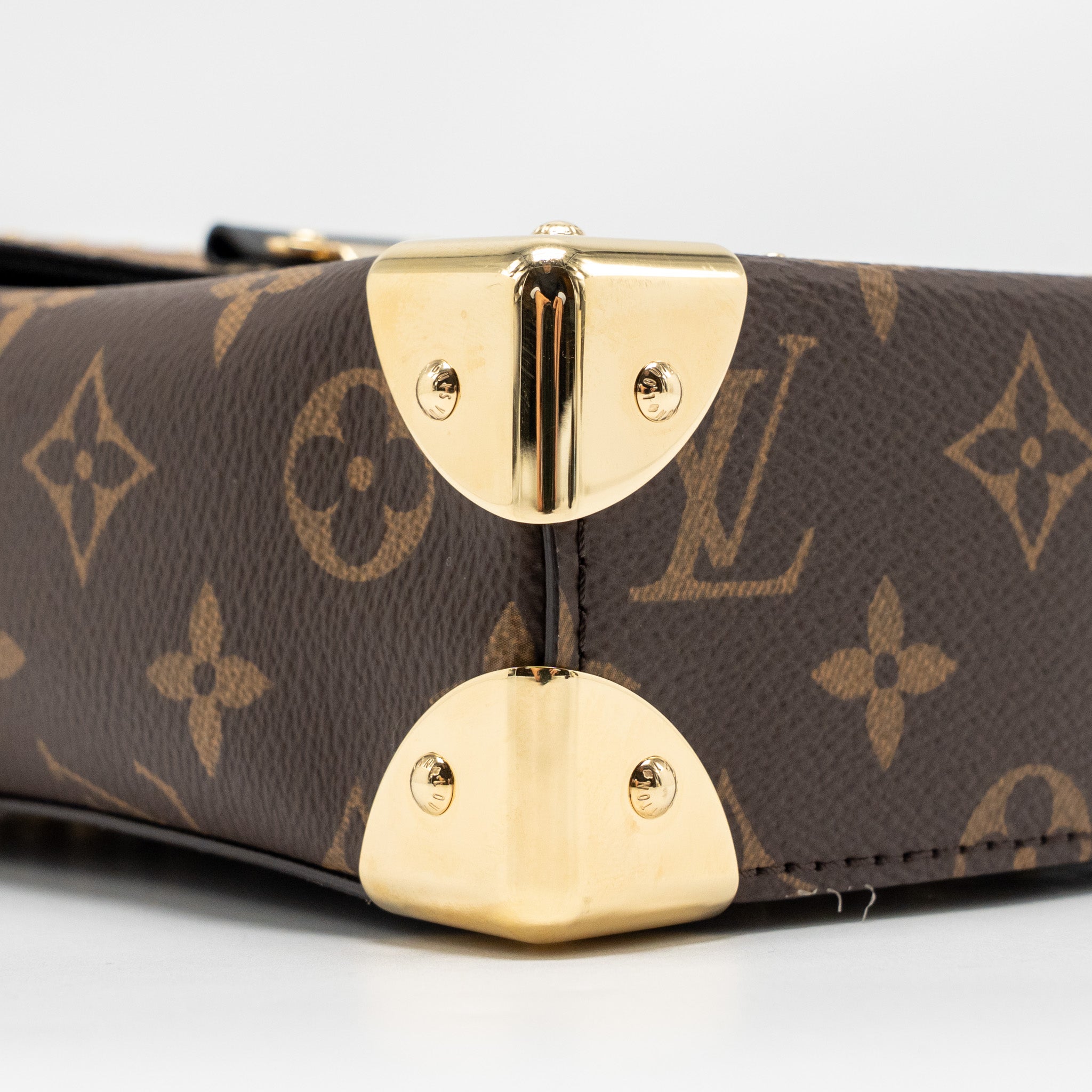 lv-camera-box-m82465