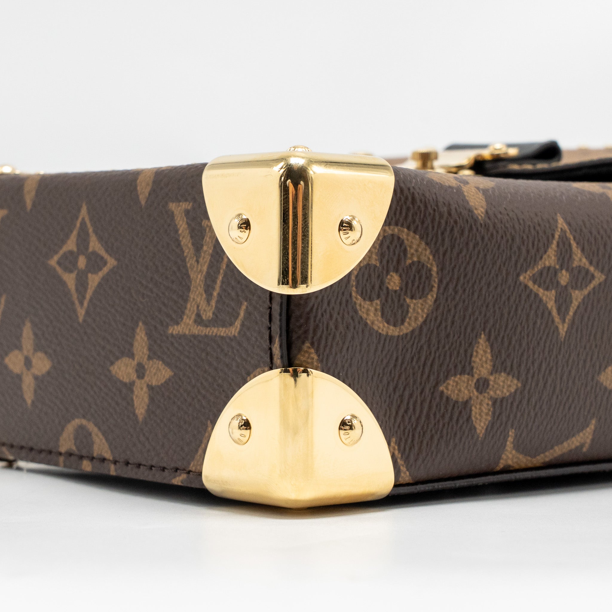 lv-camera-box-m82465