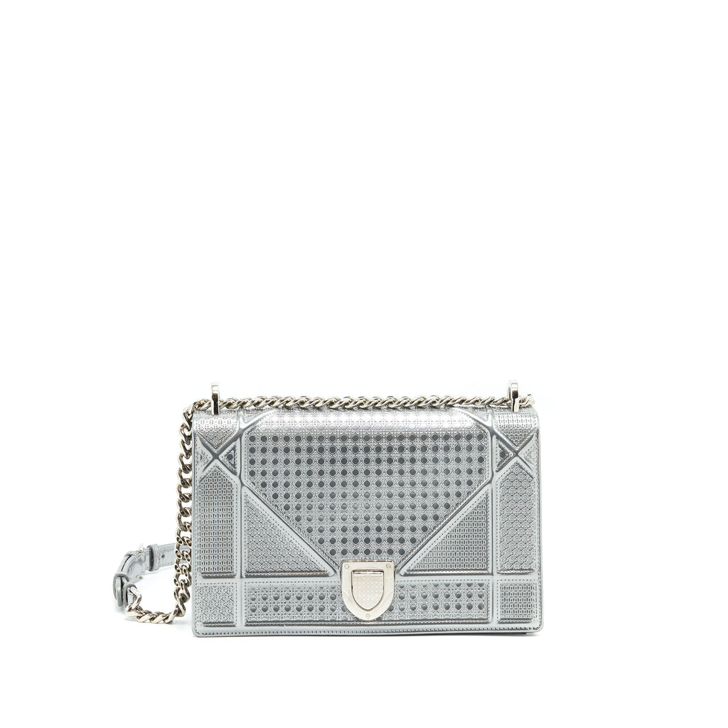 dior-medium-diorama-metallic-silver-shw