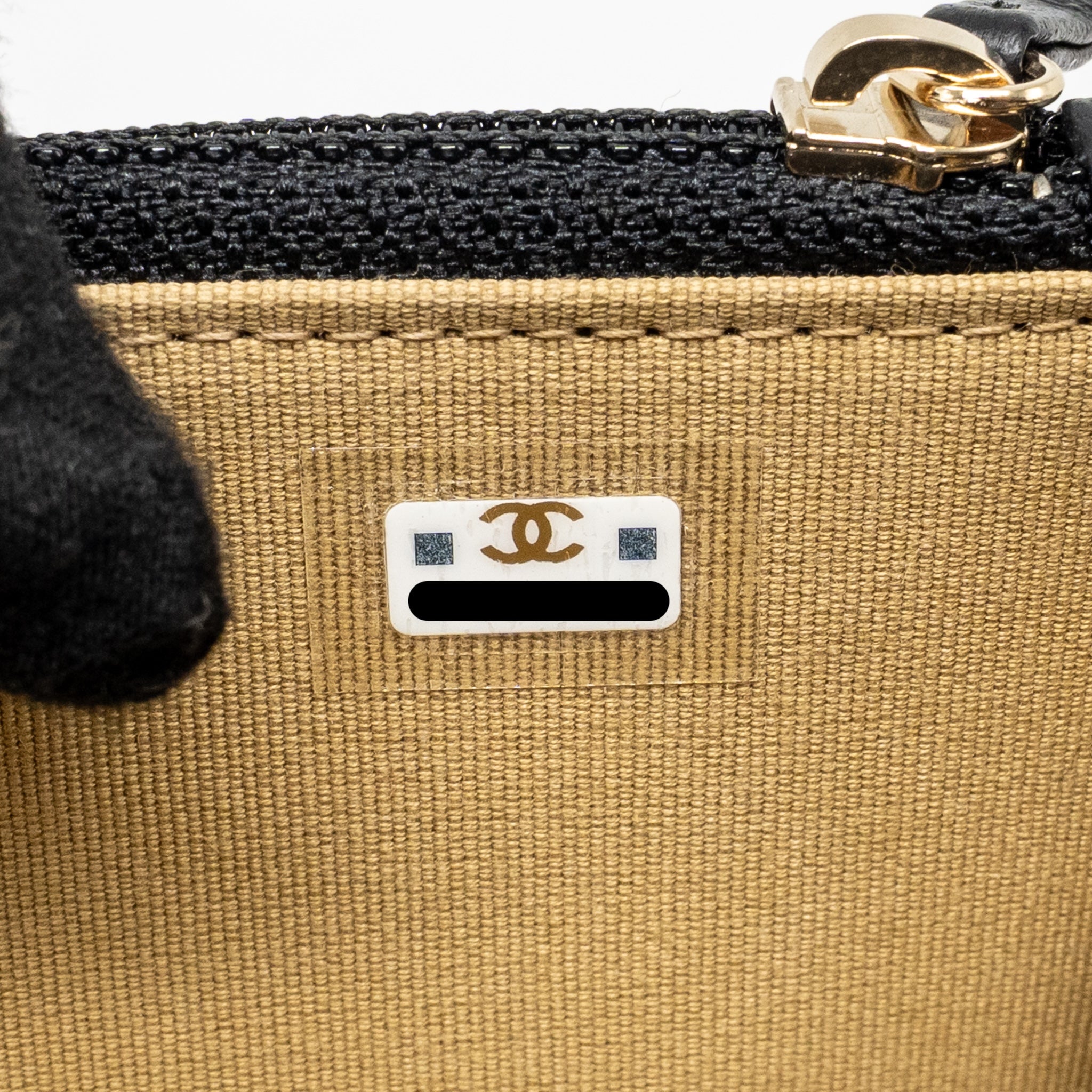 chanel-pearl-crush-mini-wallet-on-chain-lambskin-black-ghwmicrochip