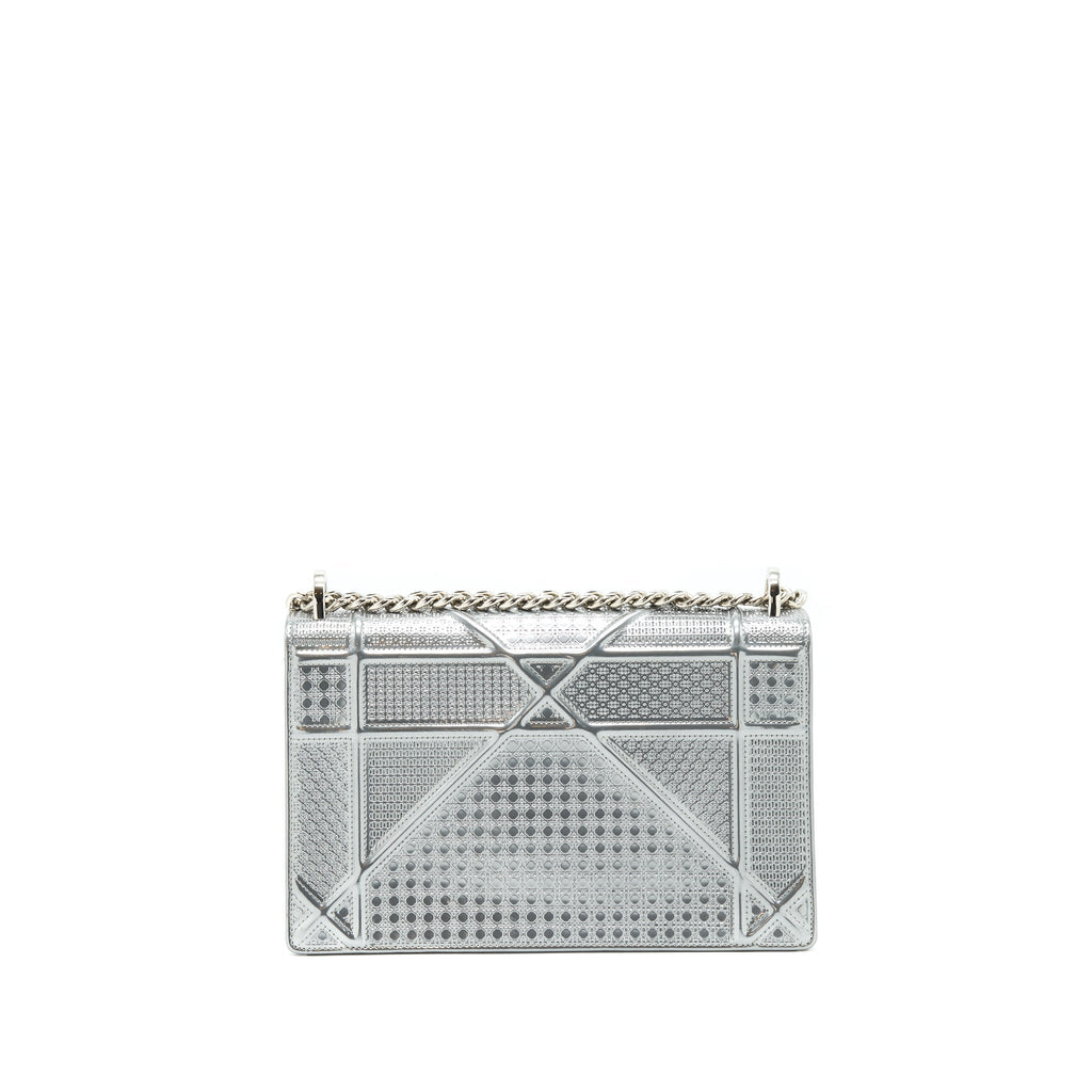 dior-medium-diorama-metallic-silver-shw