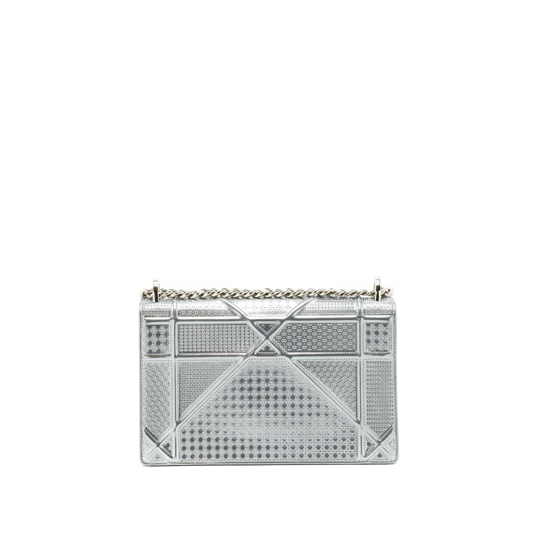 dior-medium-diorama-metallic-silver-shw