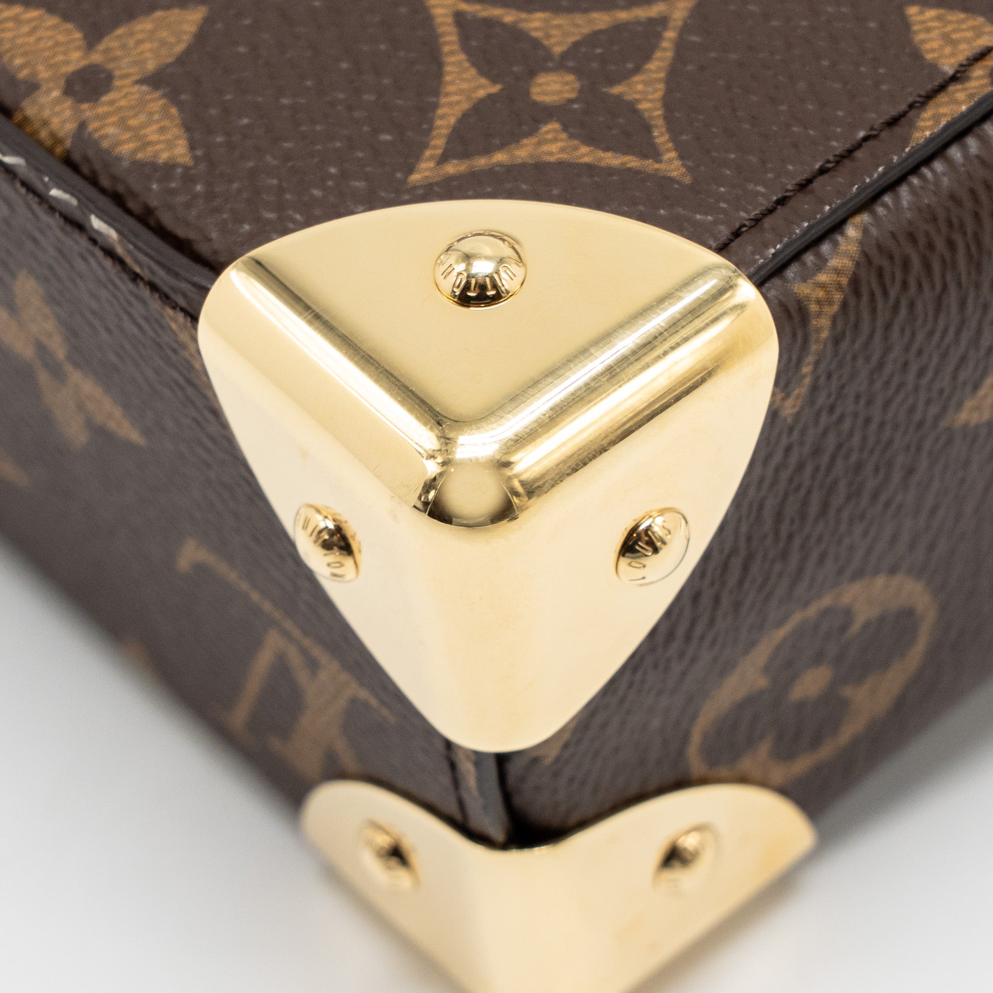lv-camera-box-m82465