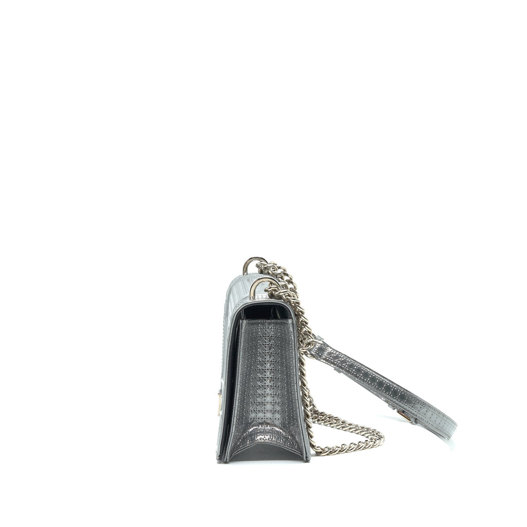 dior-medium-diorama-metallic-silver-shw