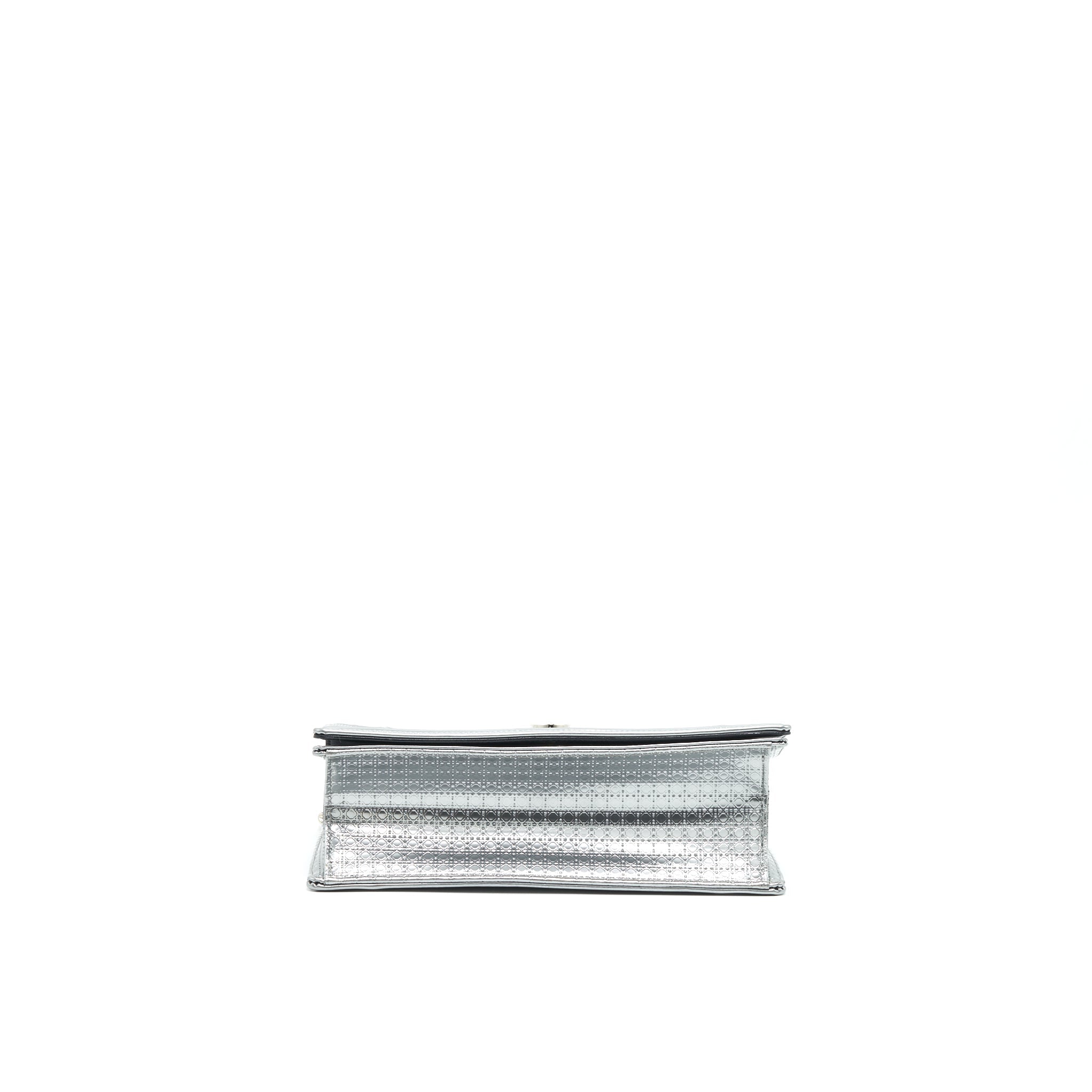 dior-medium-diorama-metallic-silver-shw