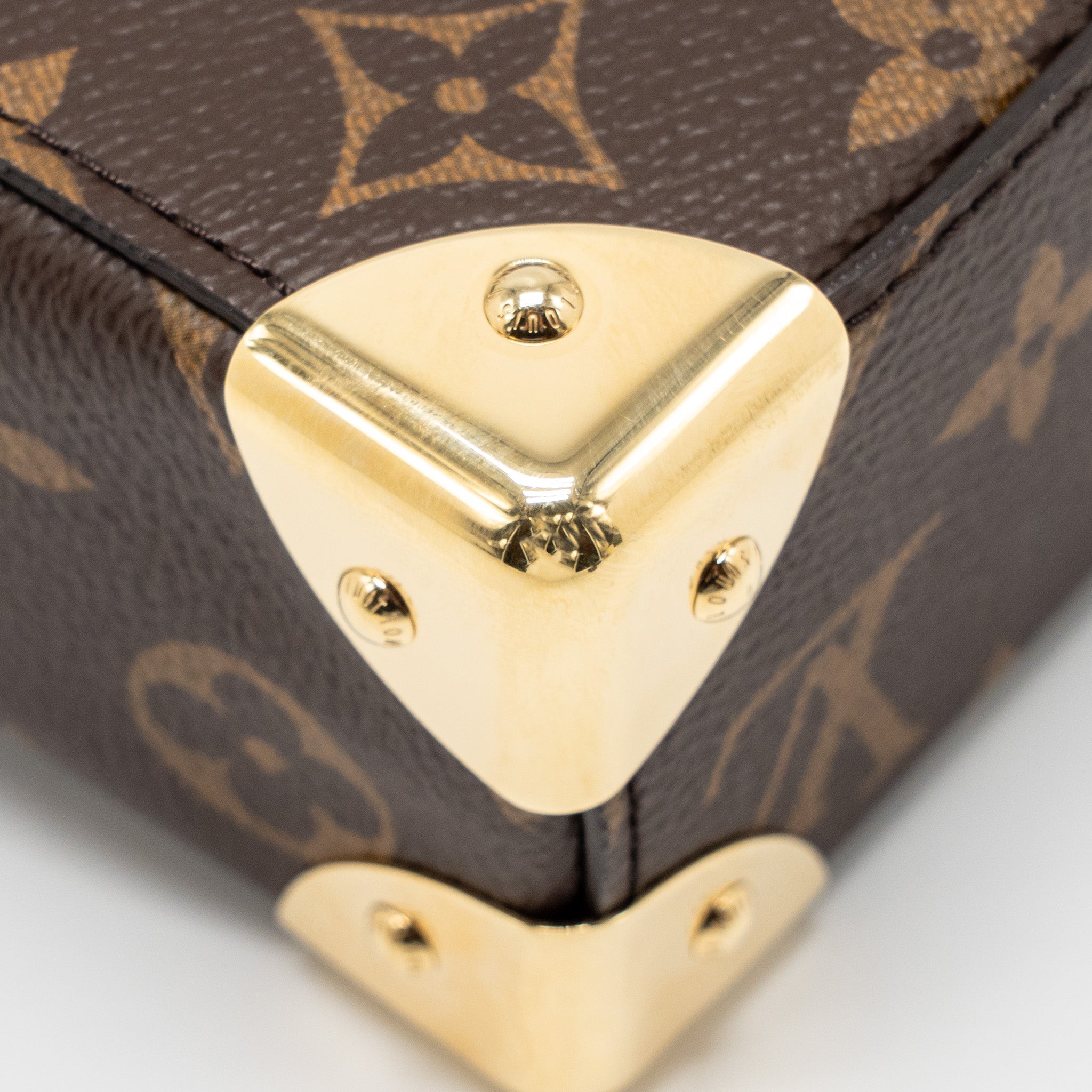 lv-camera-box-m82465