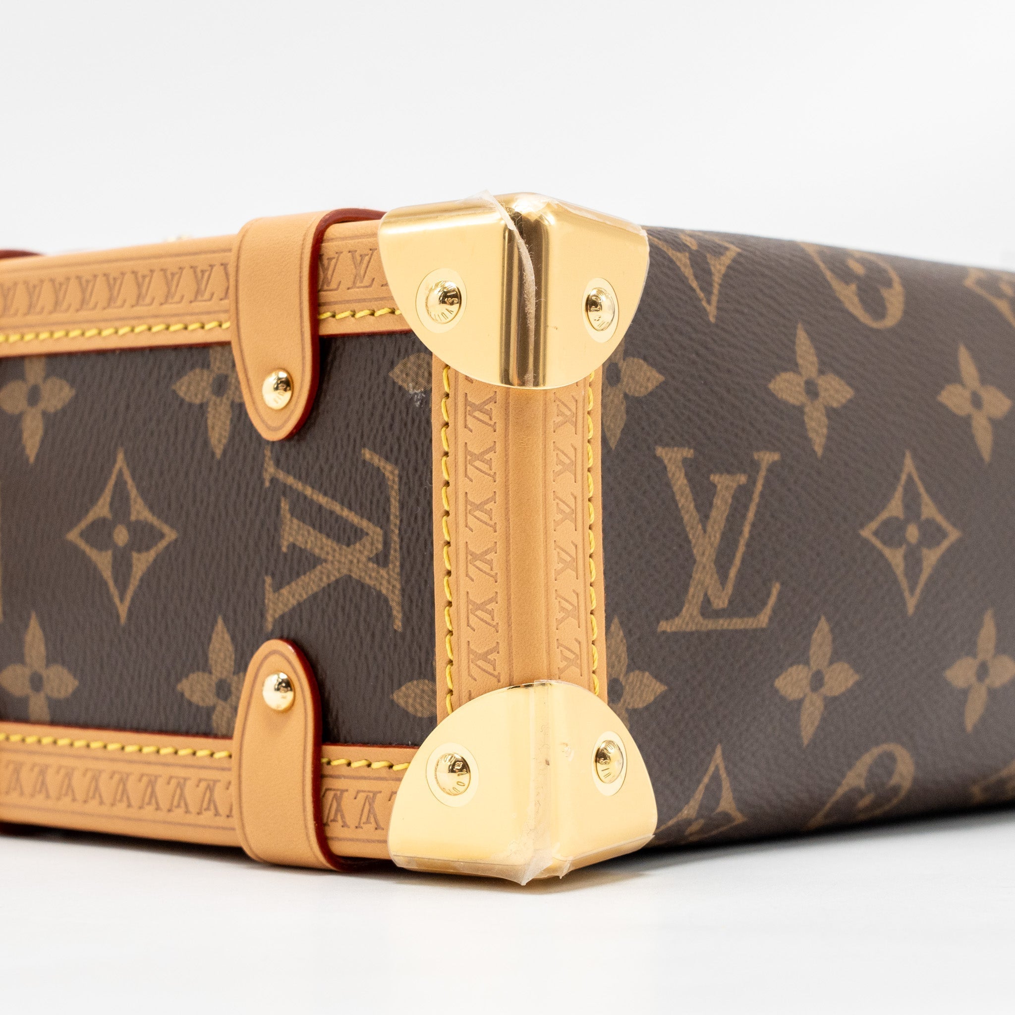 lv-side-trunk-m46358