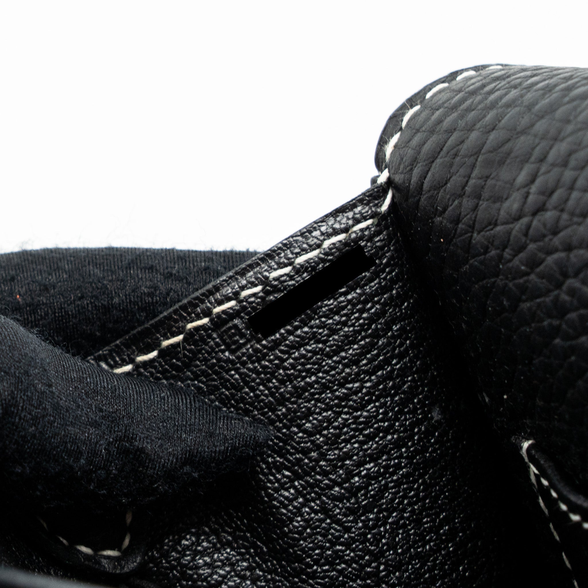 hermes-roulis-23-clemence-black-shw-stamp-square-r