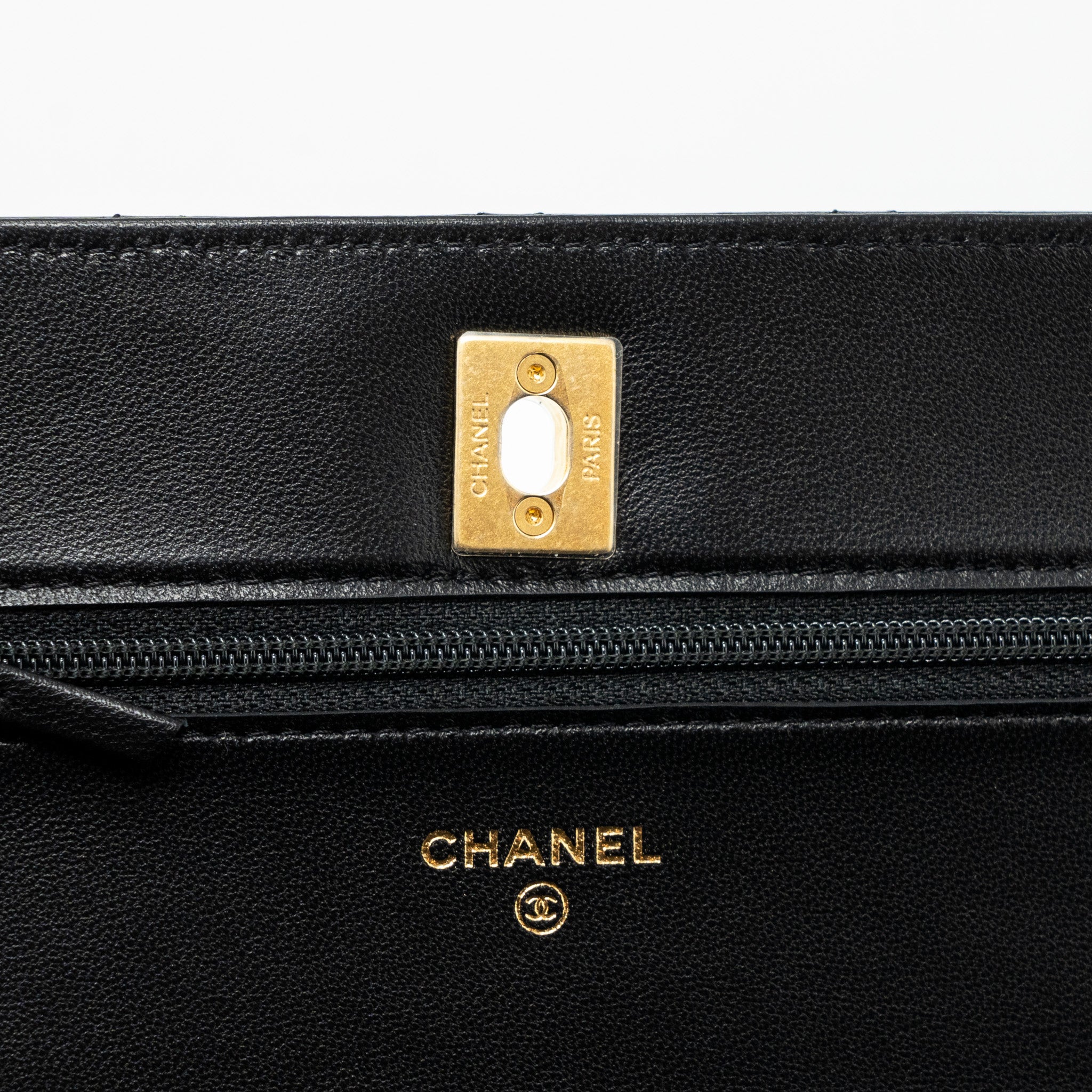 chanel-pearl-crush-wallet-on-chain-lambskin-black-ghw-microchip-11
