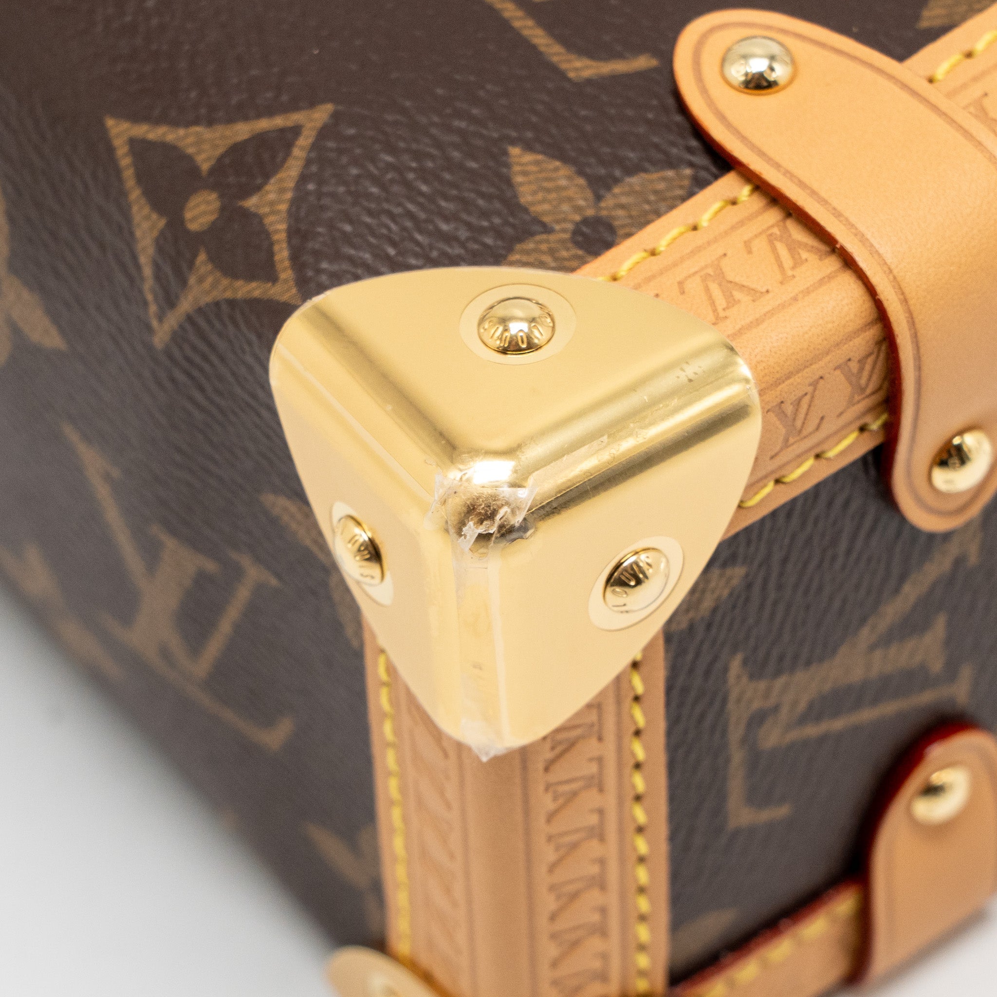 lv-side-trunk-m46358