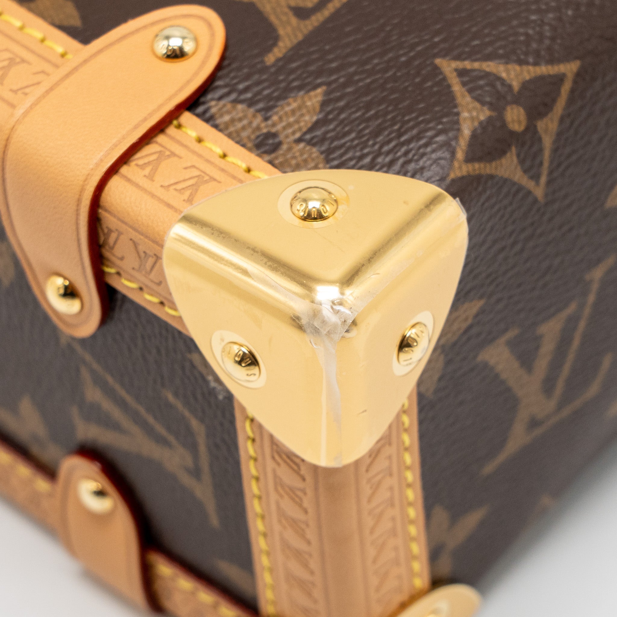 lv-side-trunk-m46358