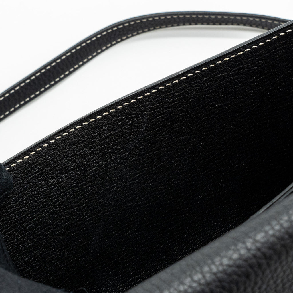 hermes-roulis-23-clemence-black-shw-stamp-square-r
