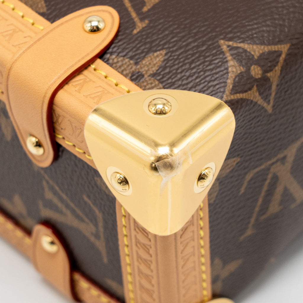 lv-side-trunk-m46358