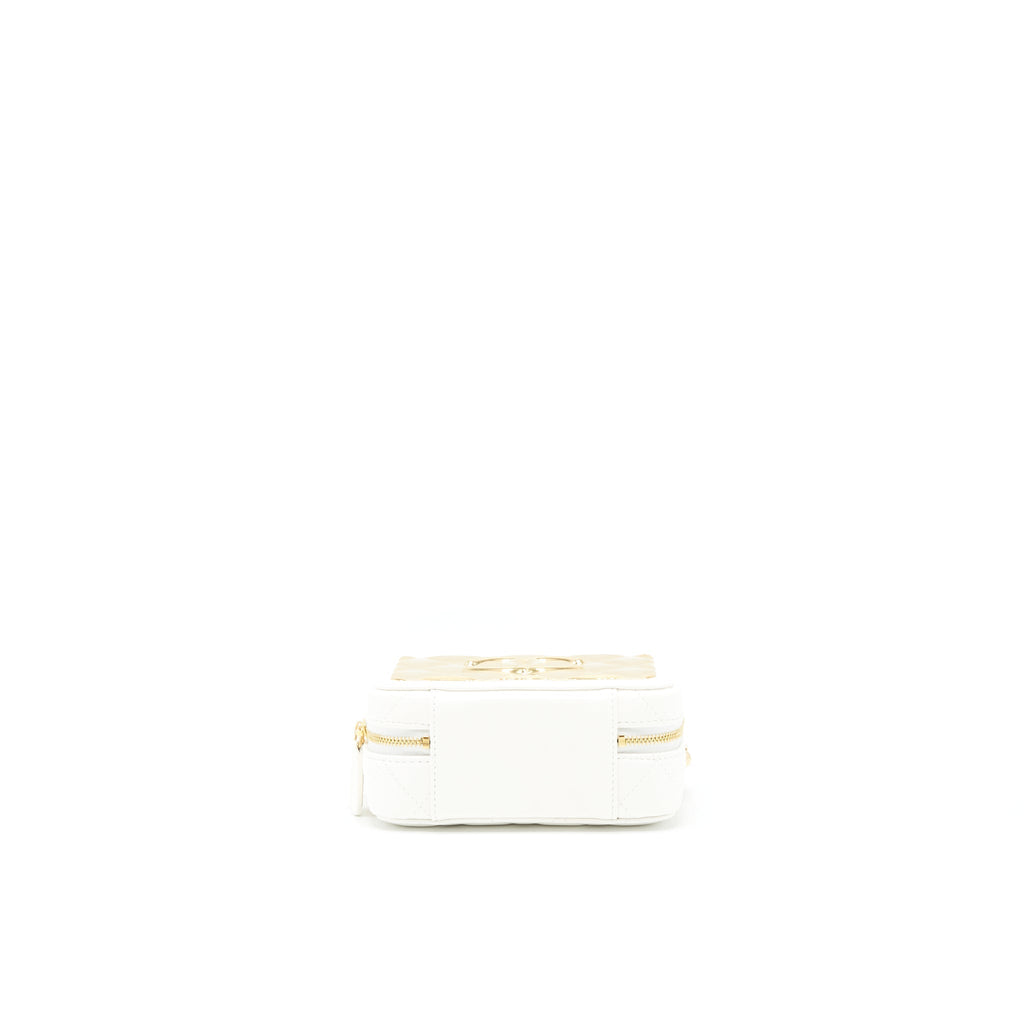chanel-21k-small-metal-plate-vanity-with-chain-white-ghw