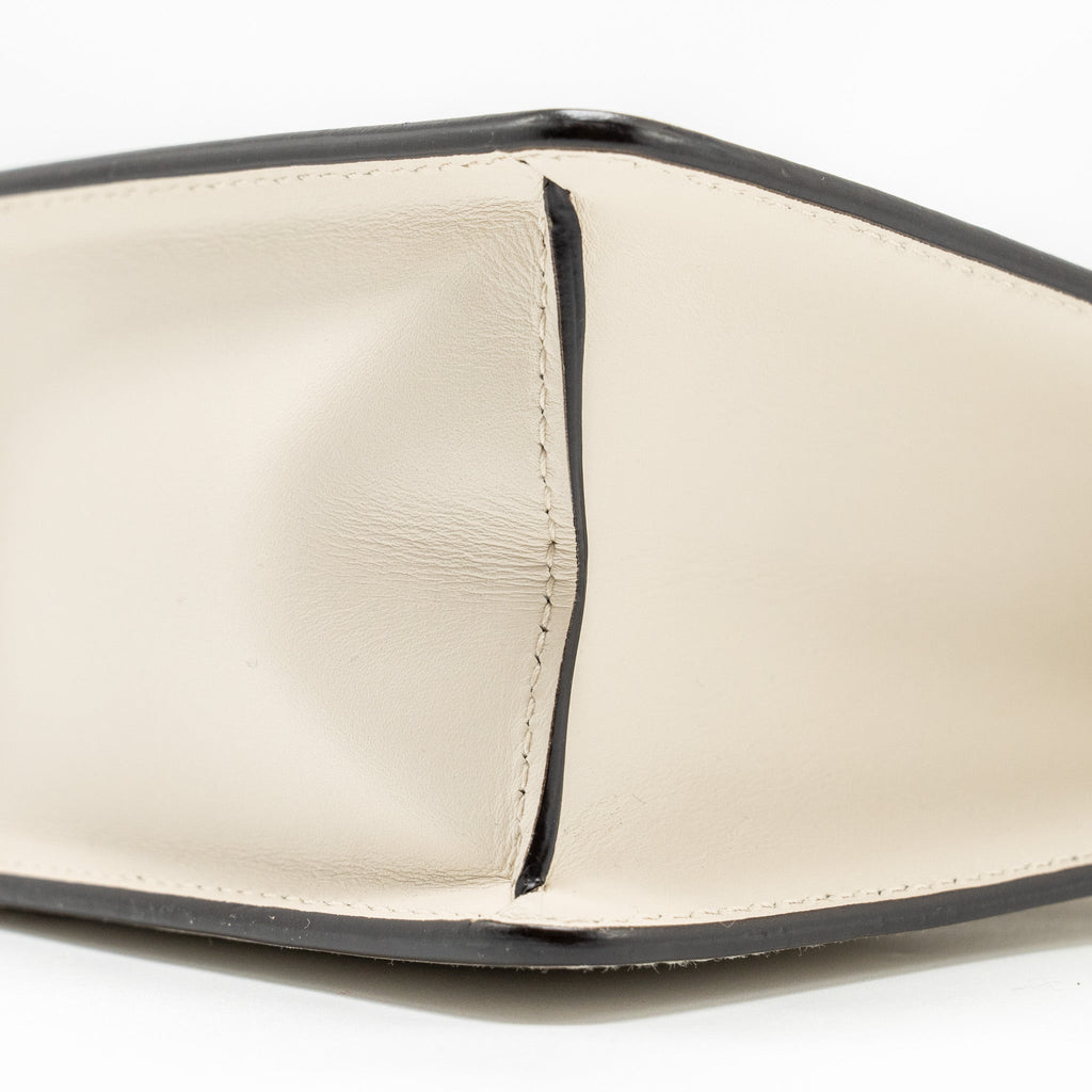 gucci-medium-sylvie-calfskin-white-ghw